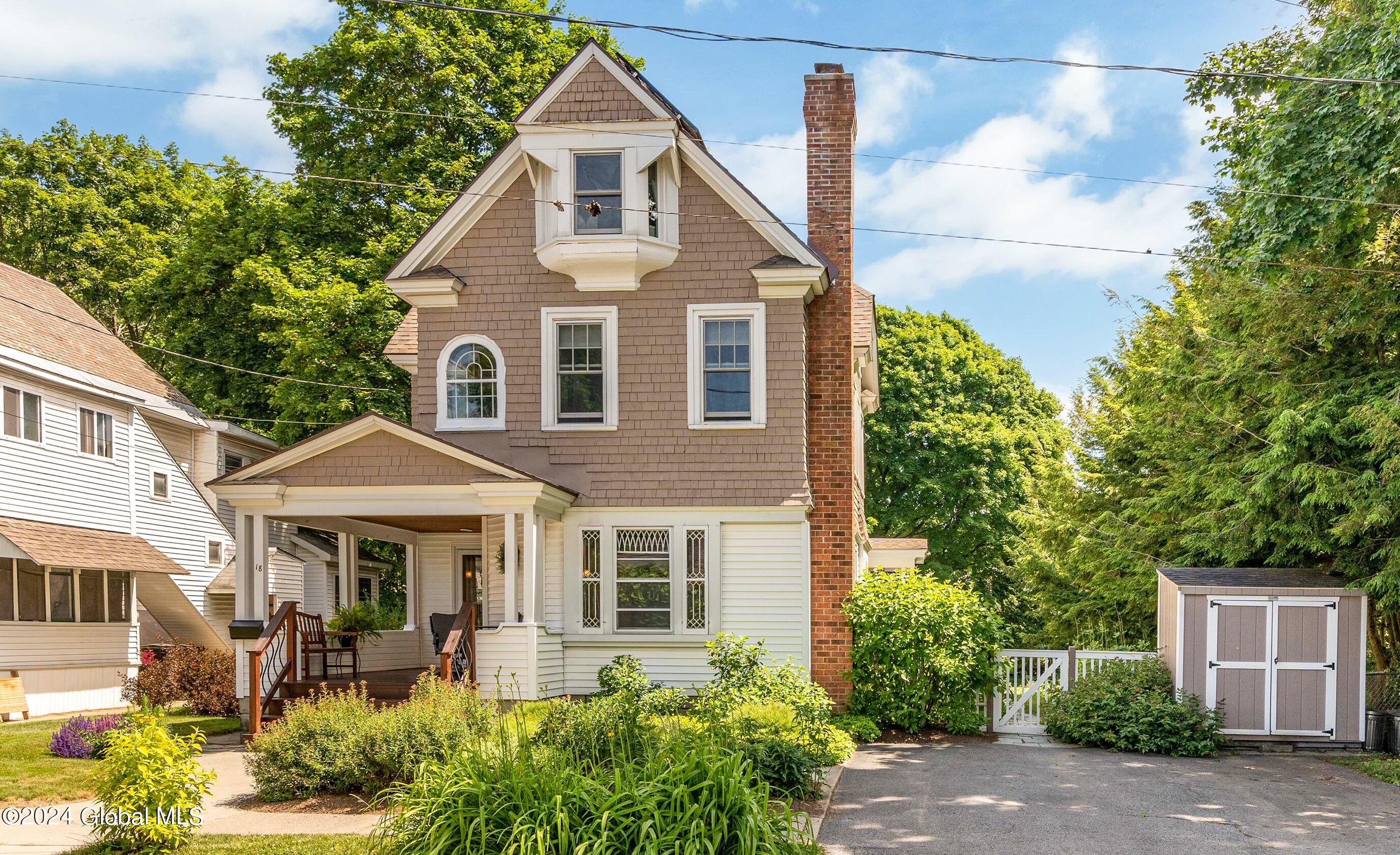 18 Monroe Street