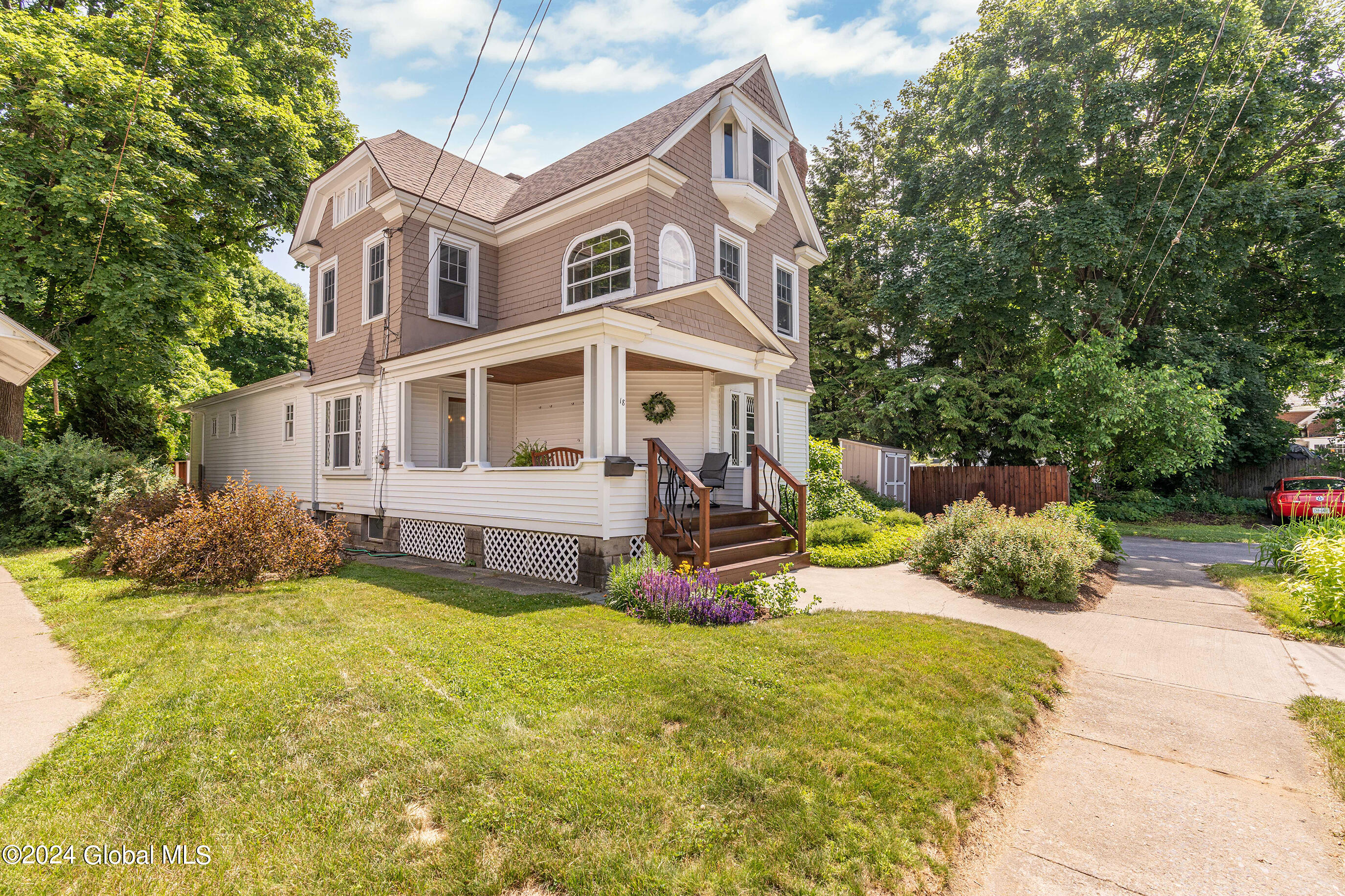 18 Monroe Street