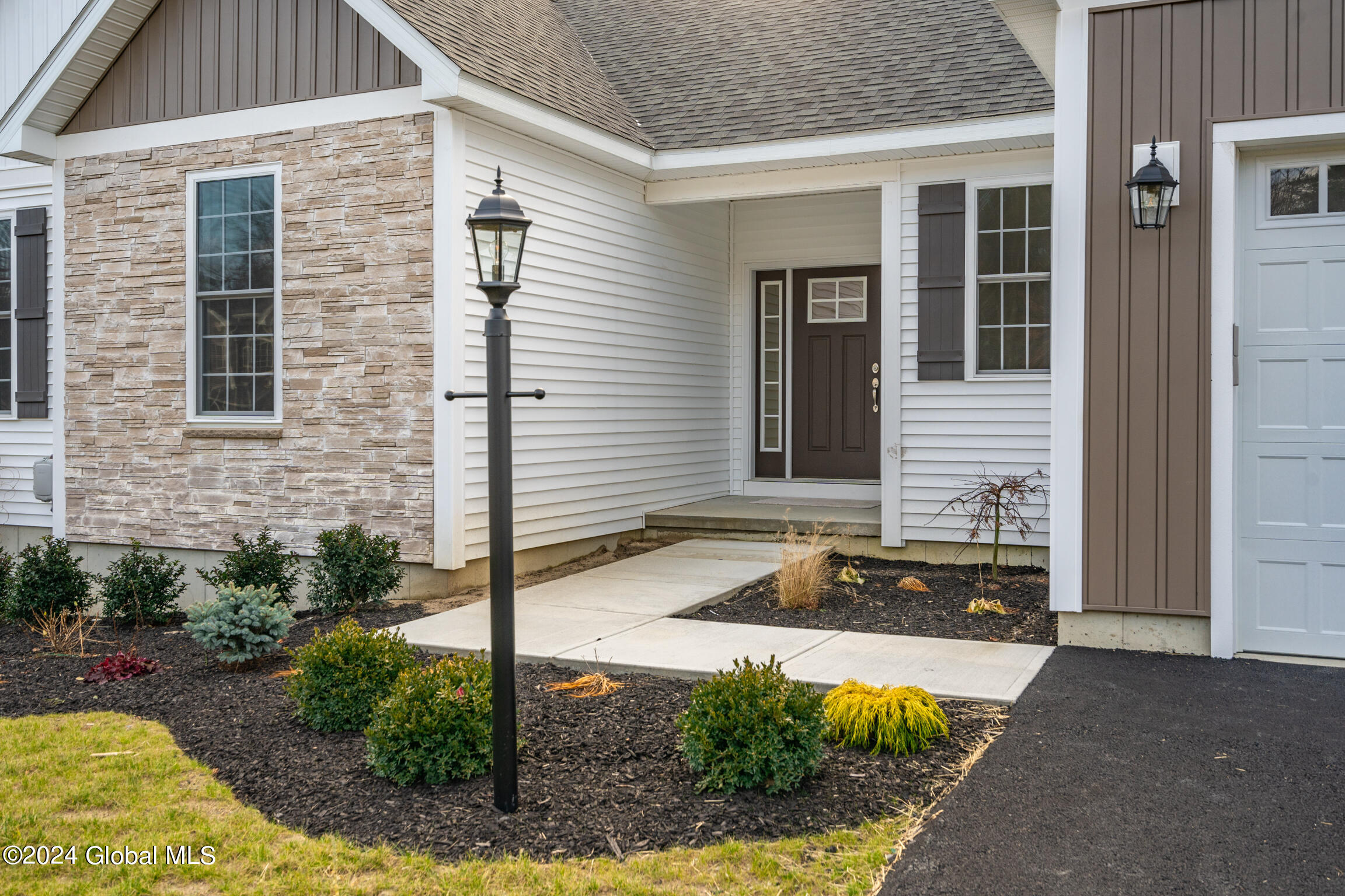 12 Eastpointe Drive