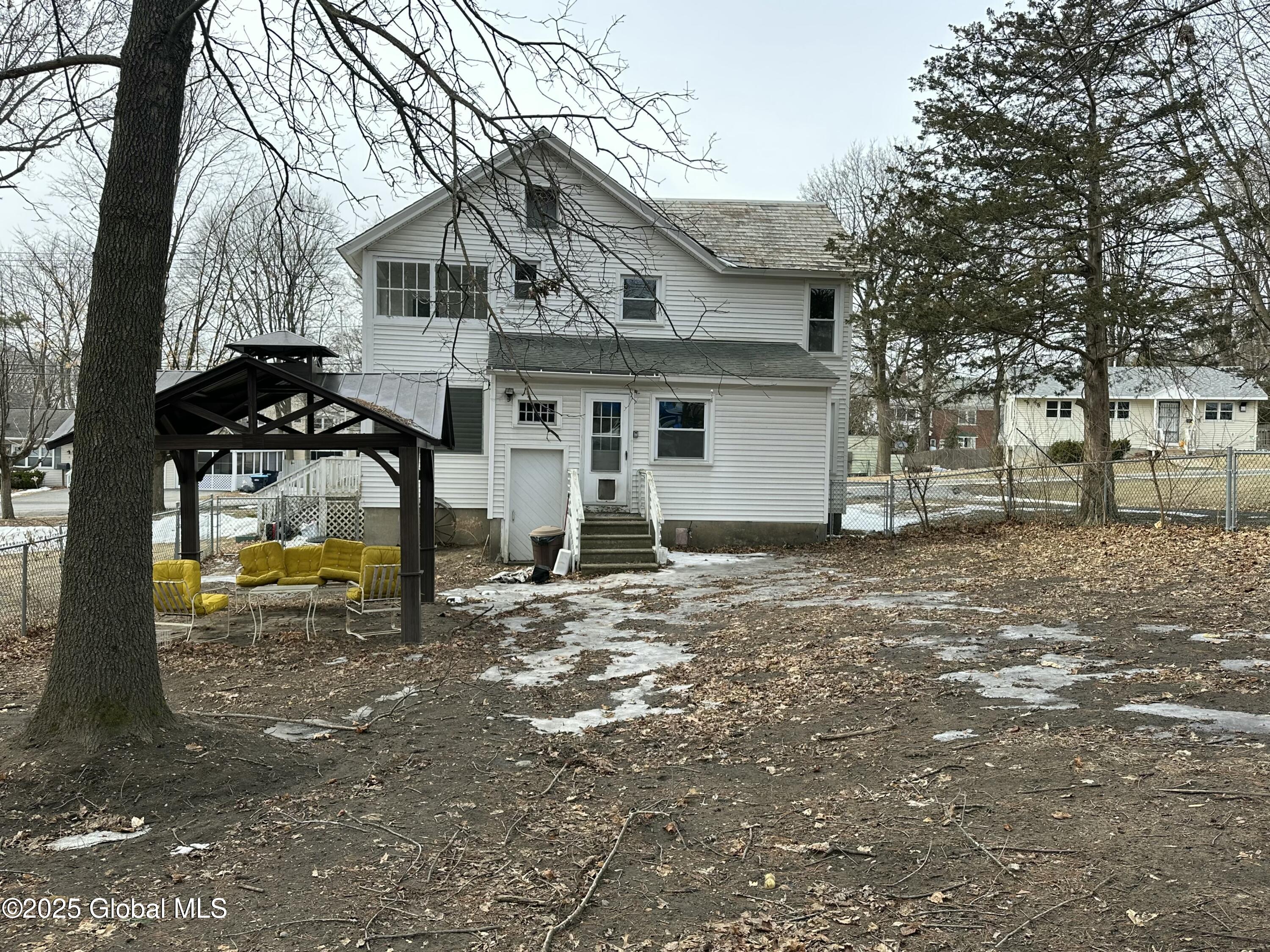 10 Burgoyne Avenue