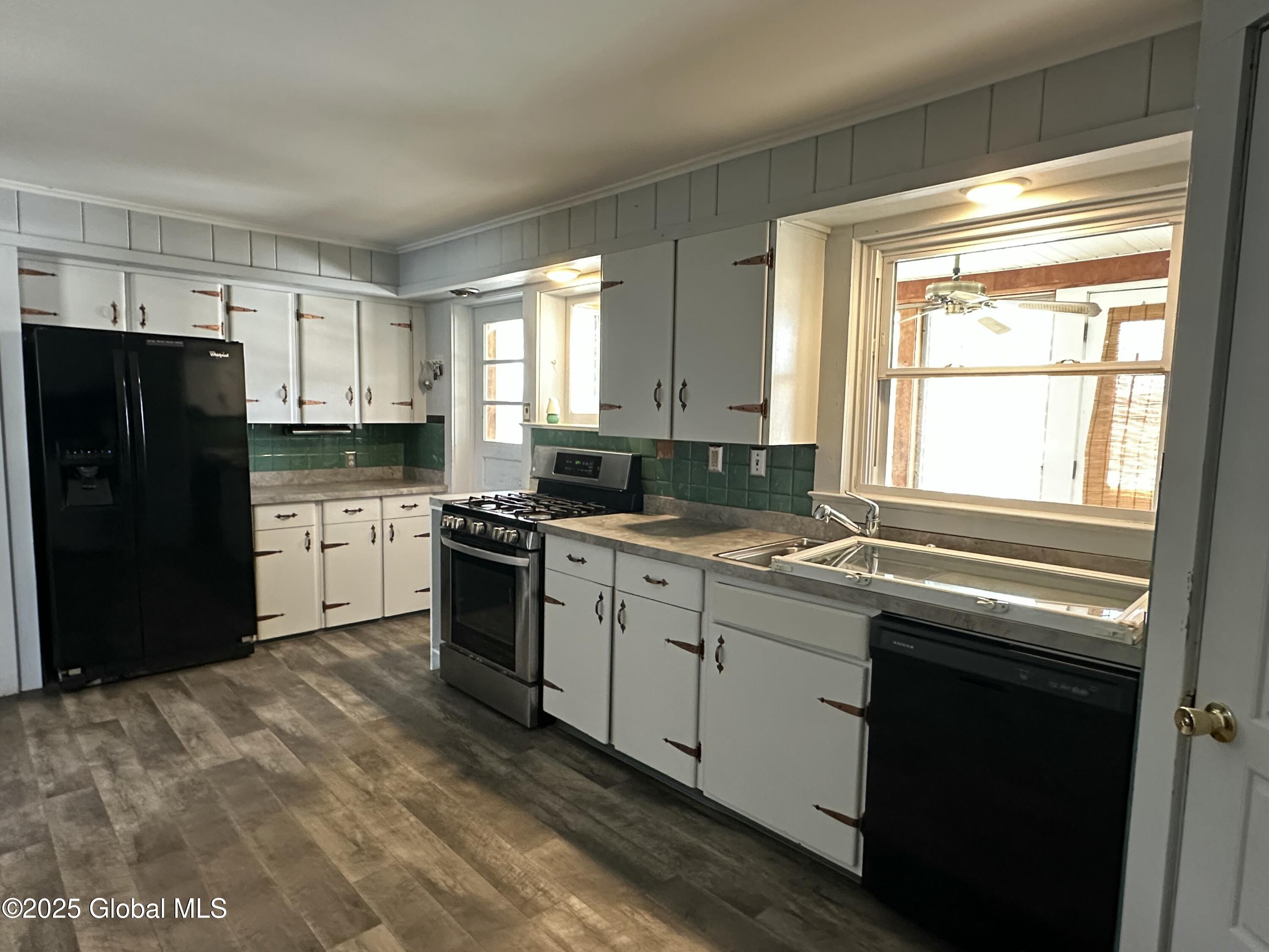 10 Burgoyne Avenue