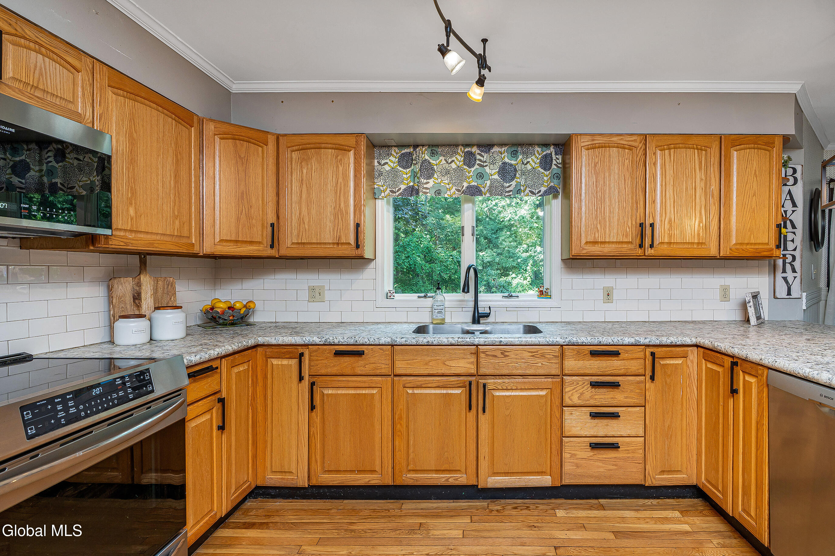 22 Oak View Drive