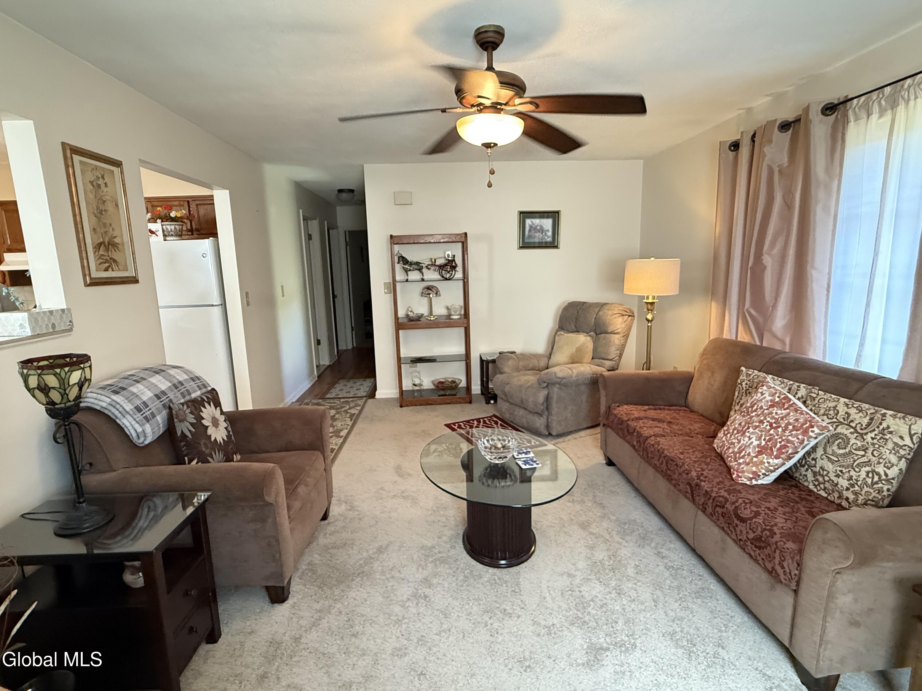 4 Edgewater Place