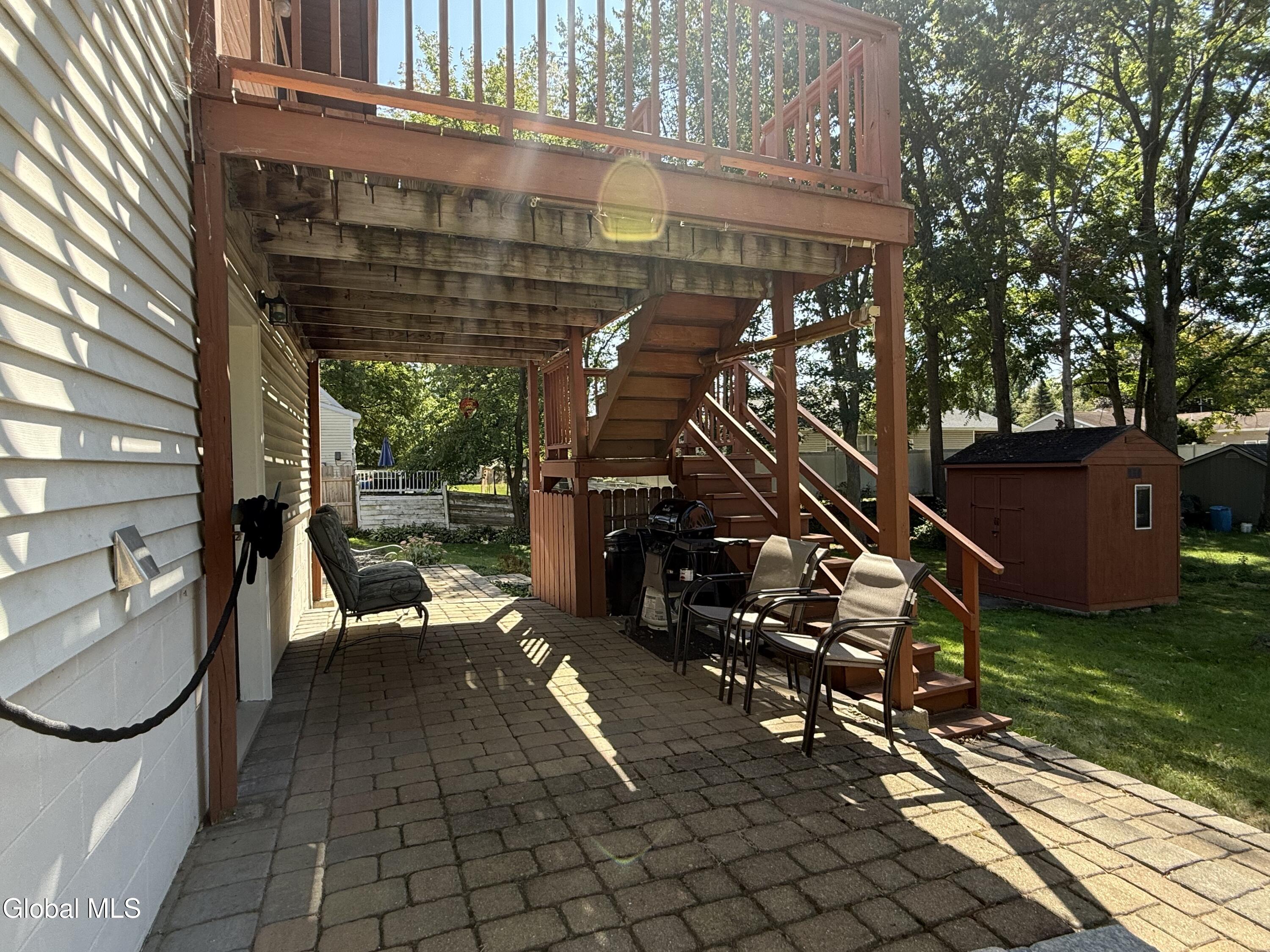4 Edgewater Place