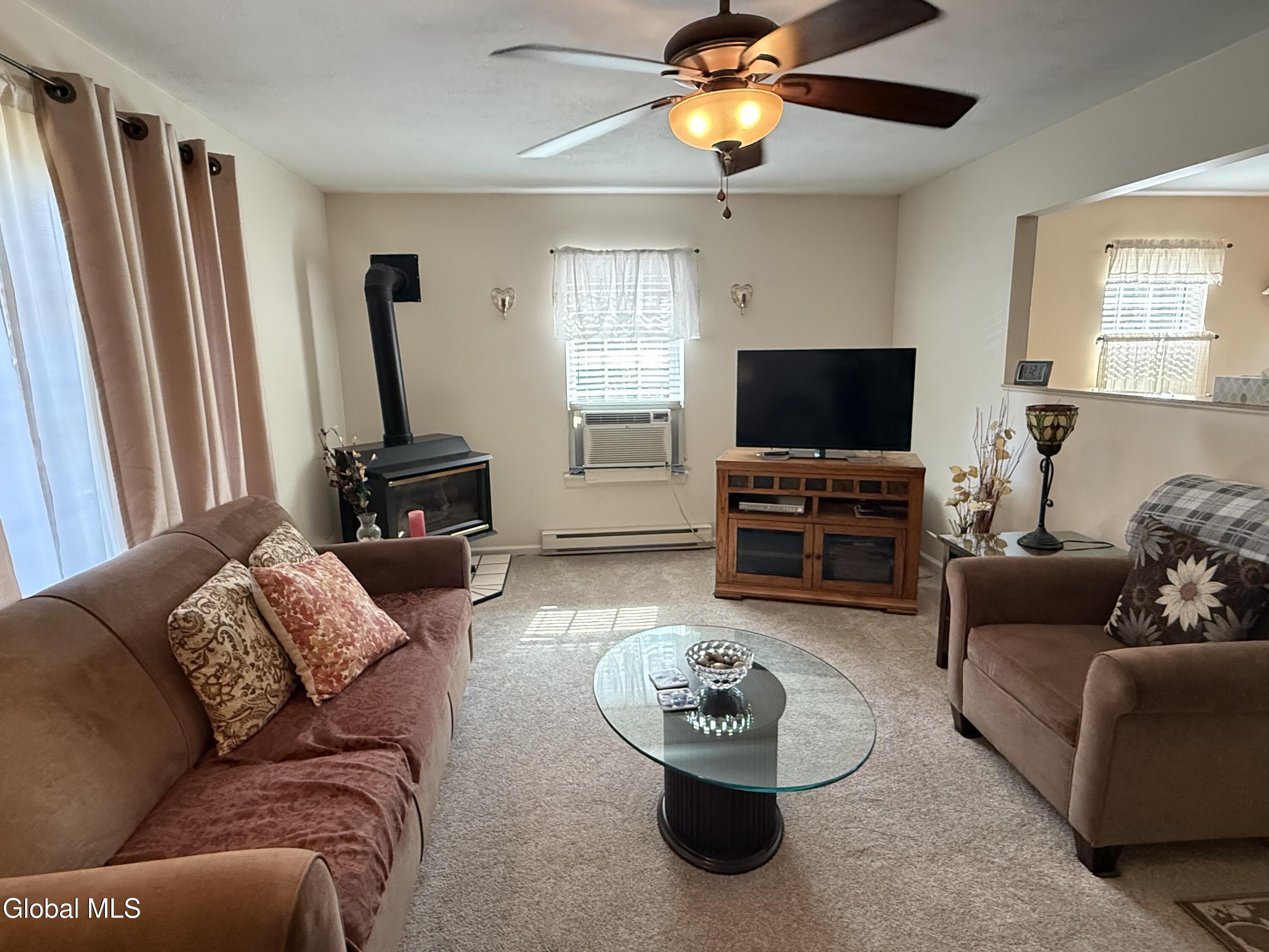 4 Edgewater Place