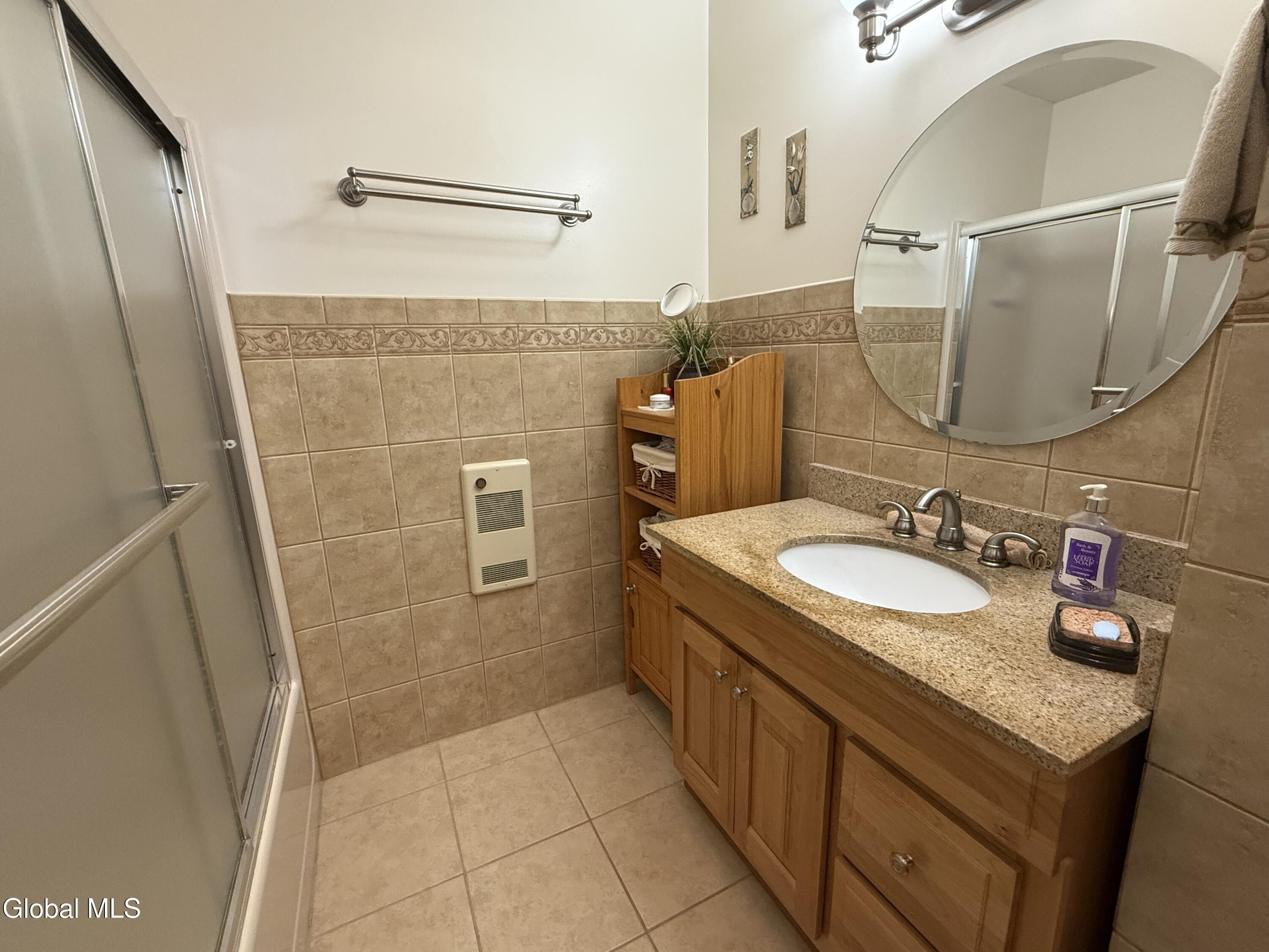 4 Edgewater Place