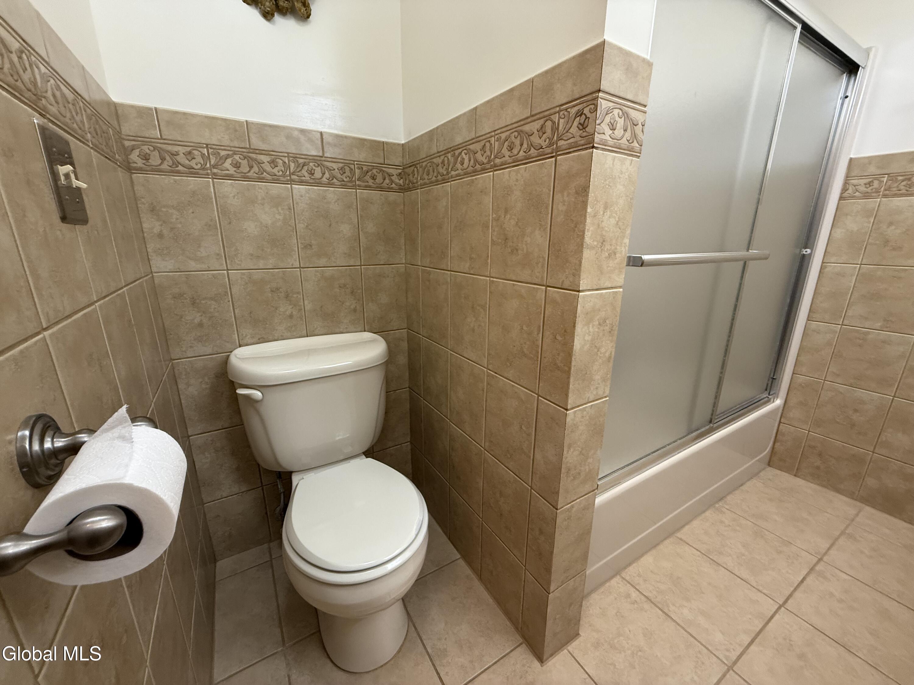 4 Edgewater Place
