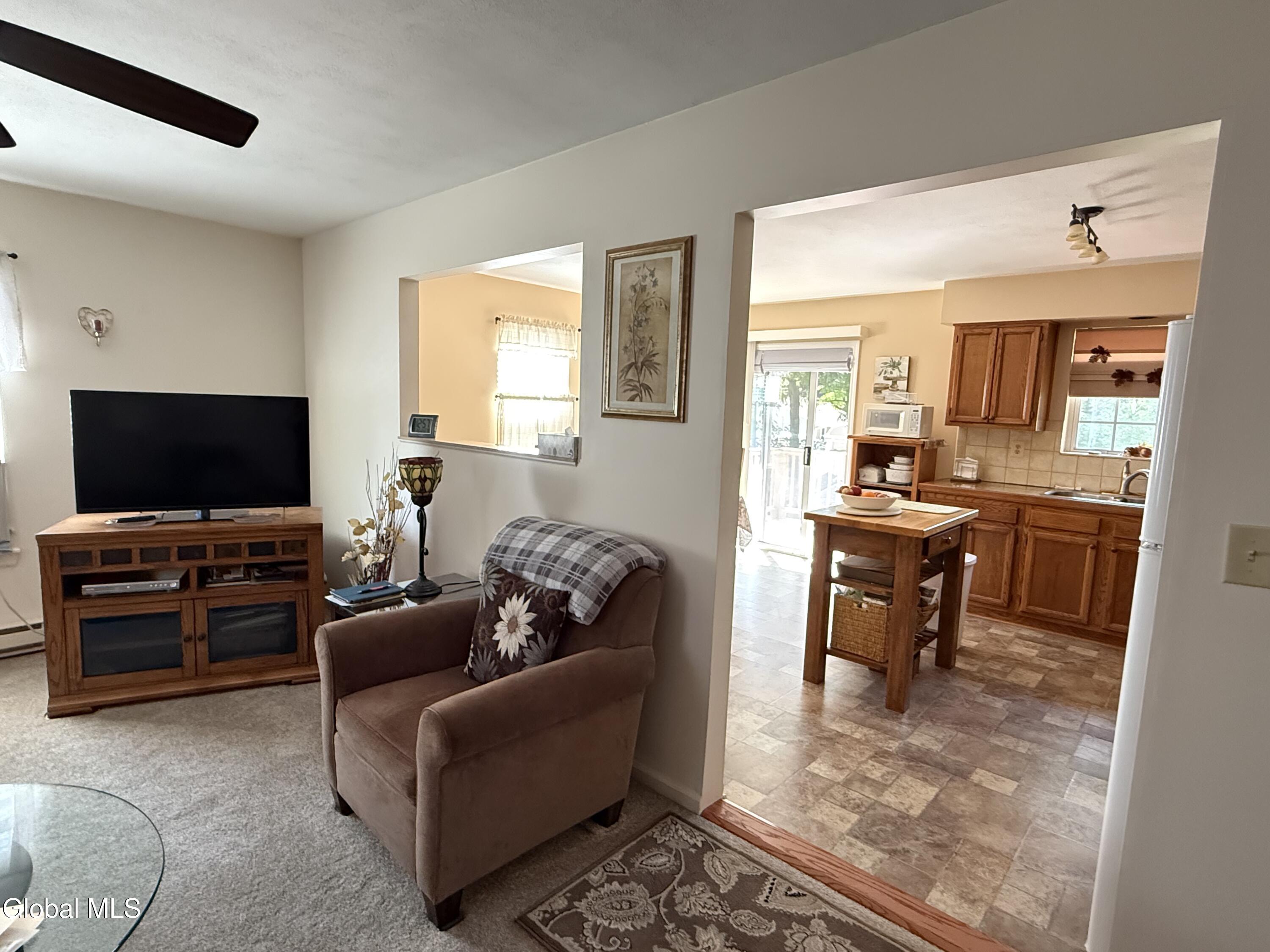 4 Edgewater Place