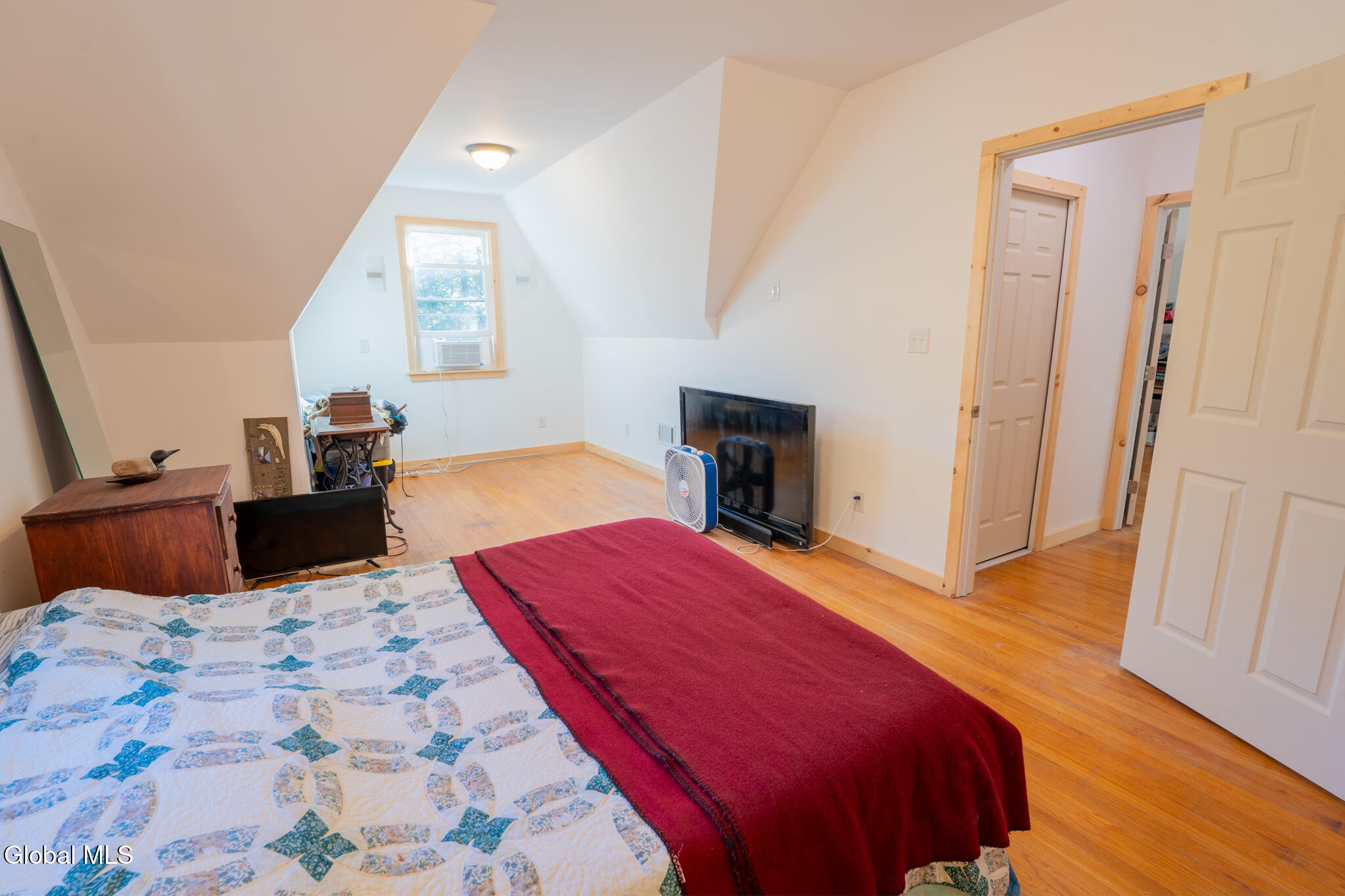 7 Corinth Place