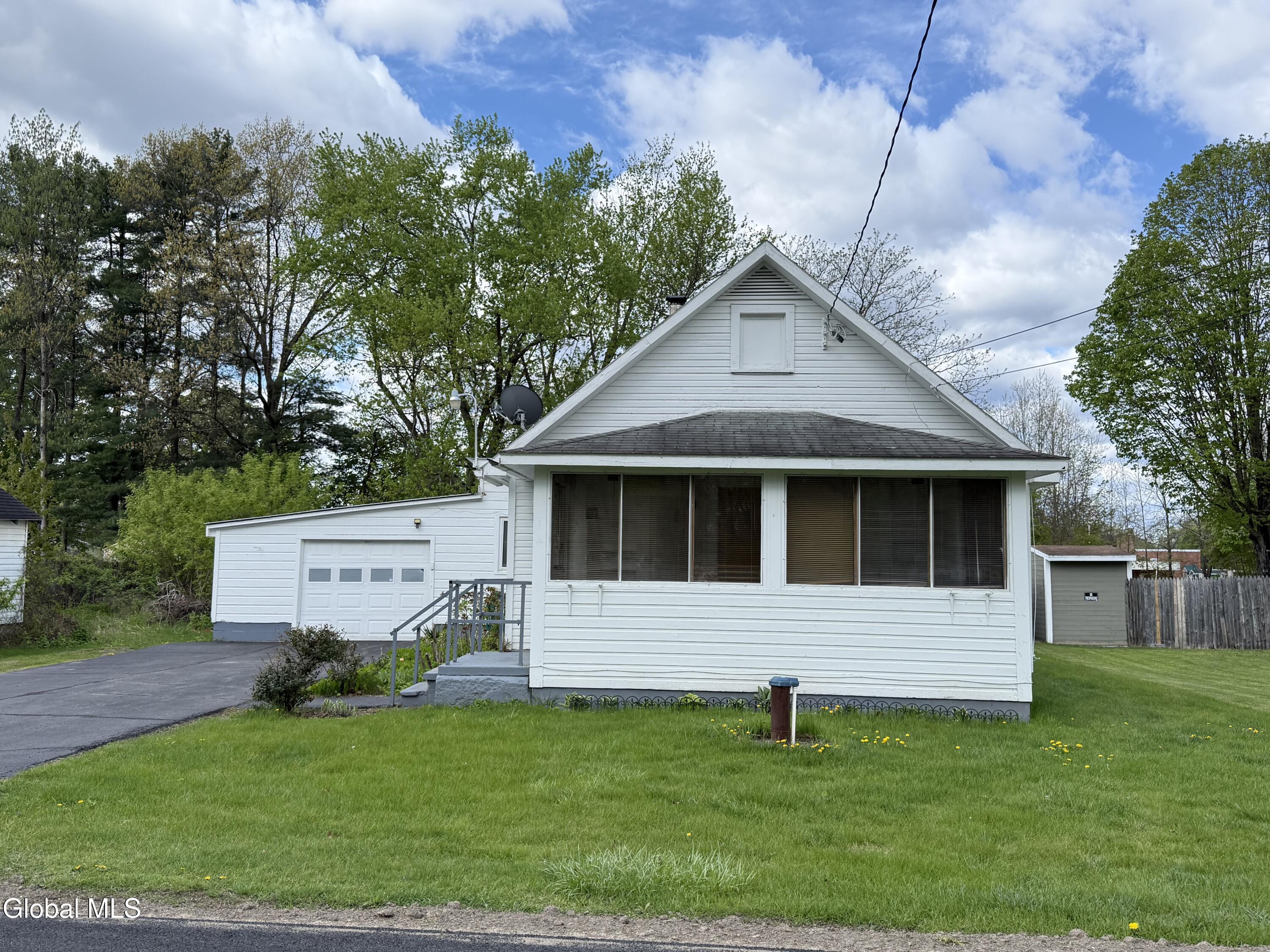 11 Bly Avenue