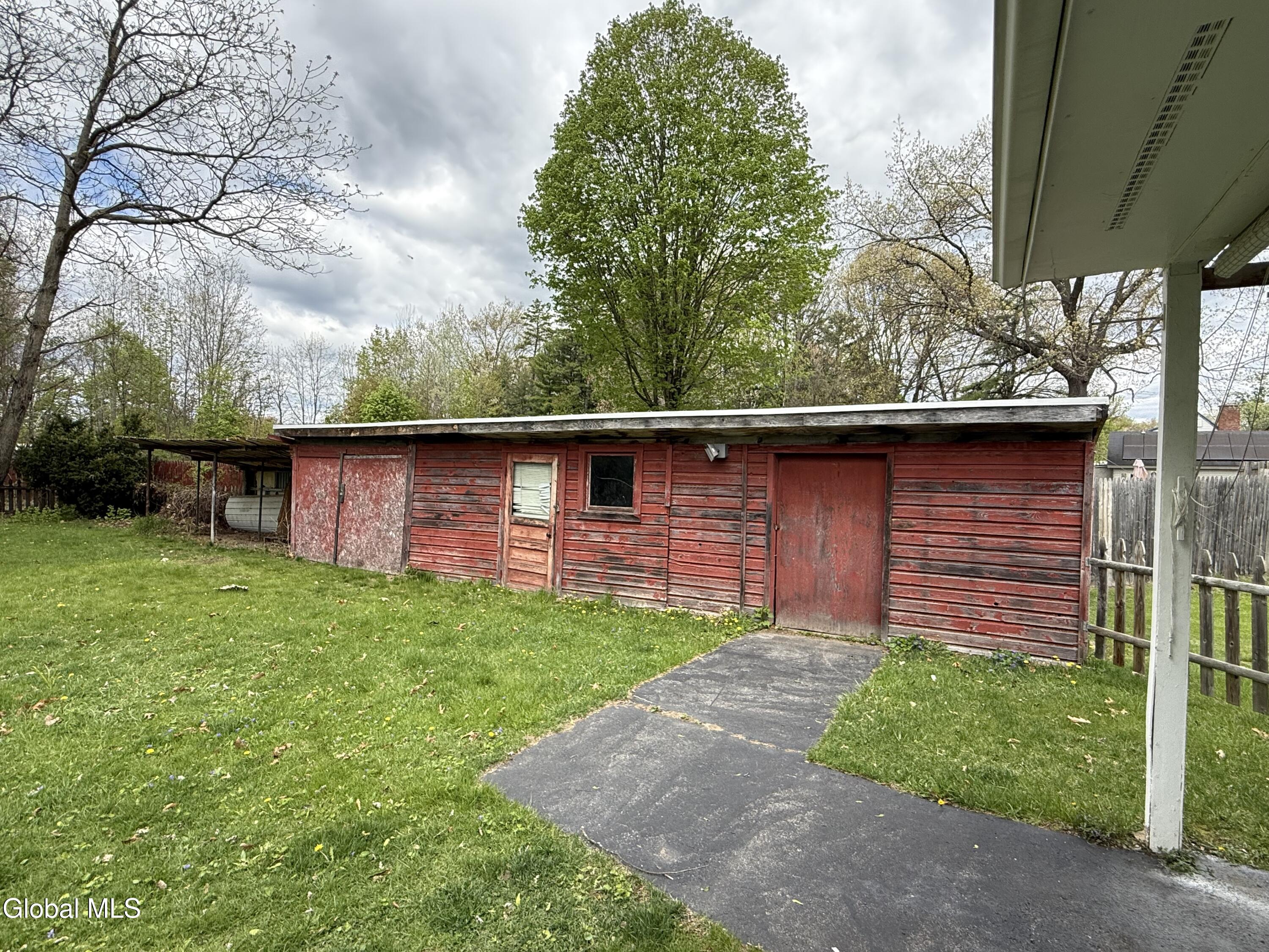 11 Bly Avenue