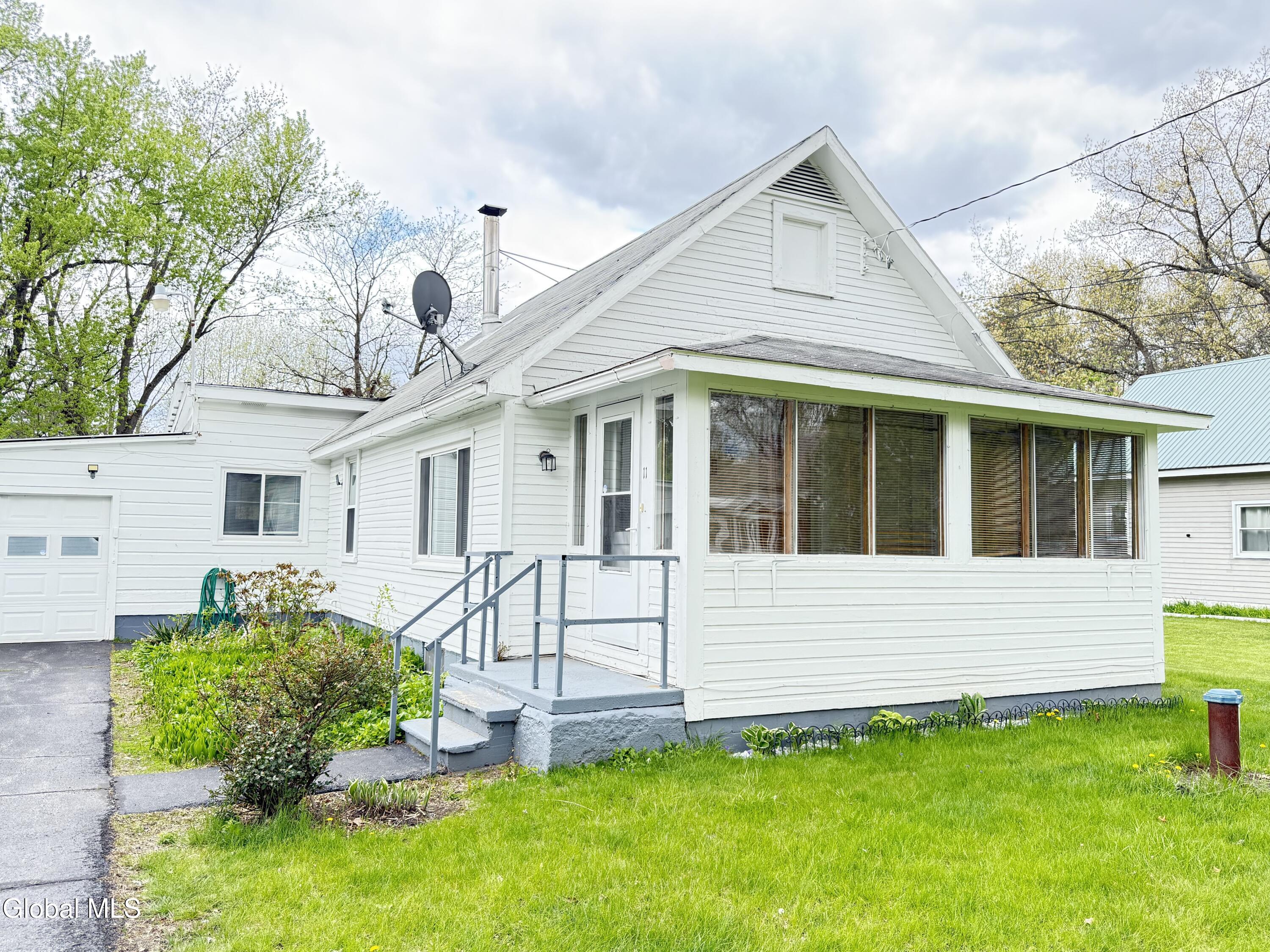 11 Bly Avenue