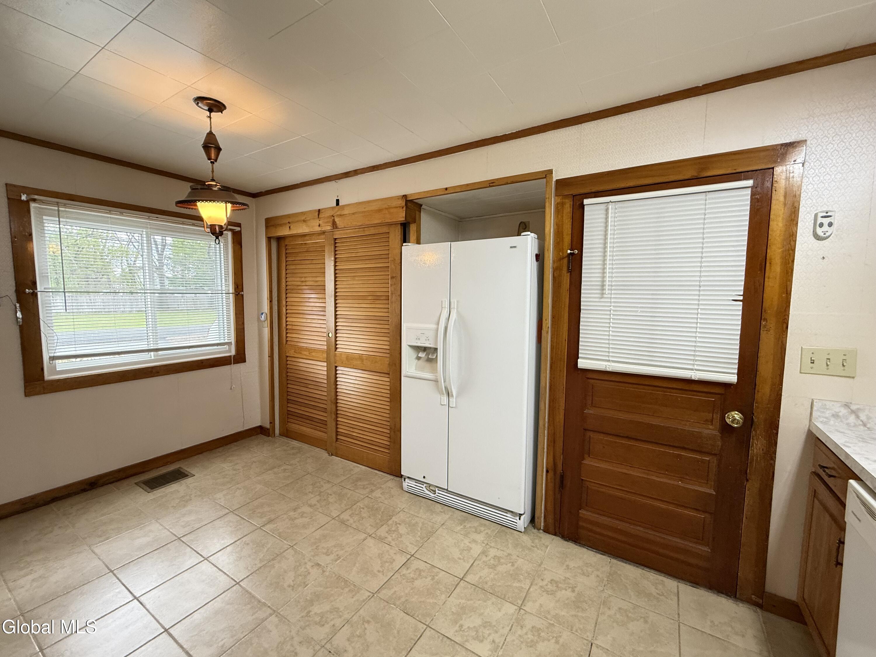 11 Bly Avenue