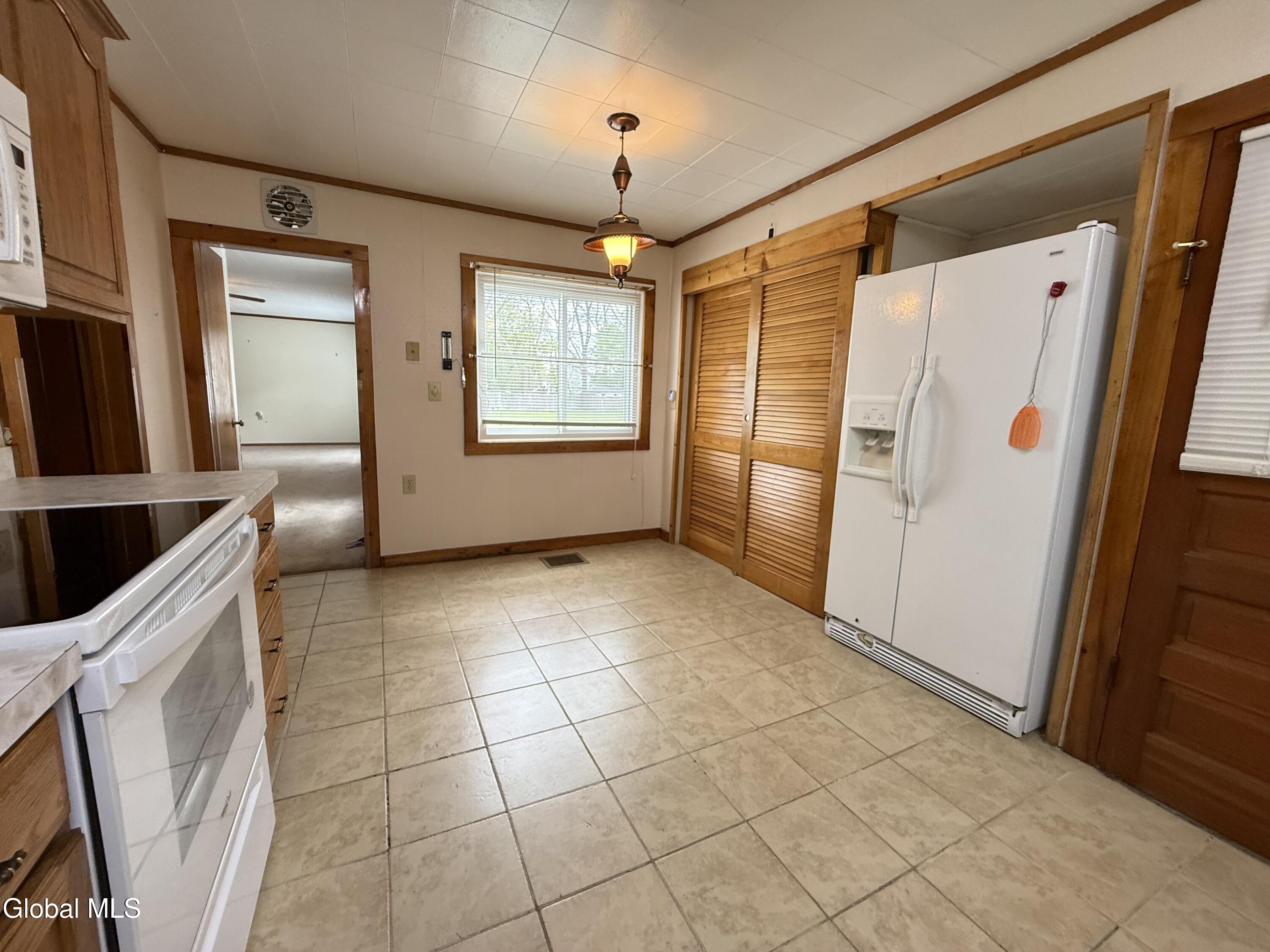 11 Bly Avenue