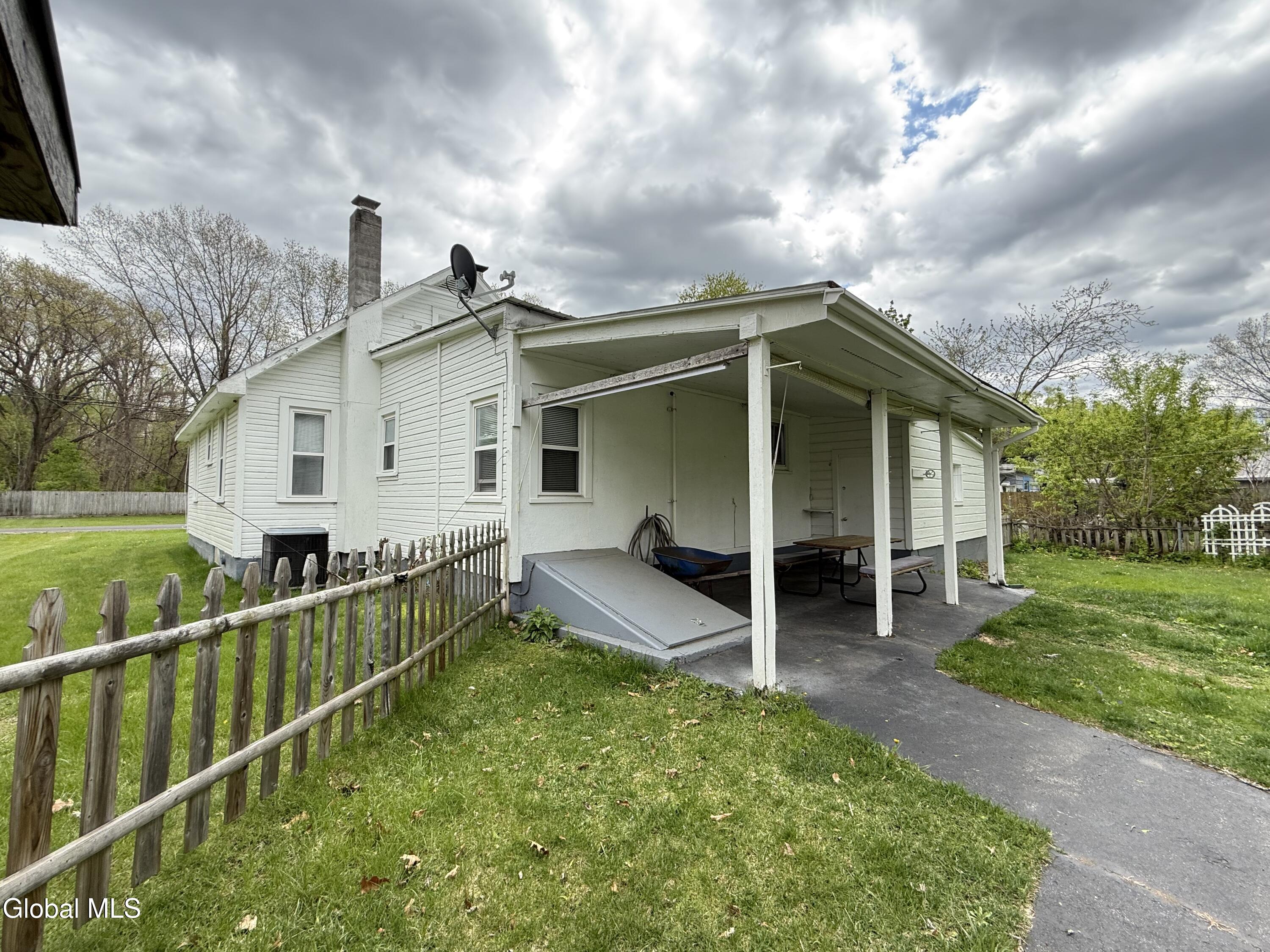11 Bly Avenue