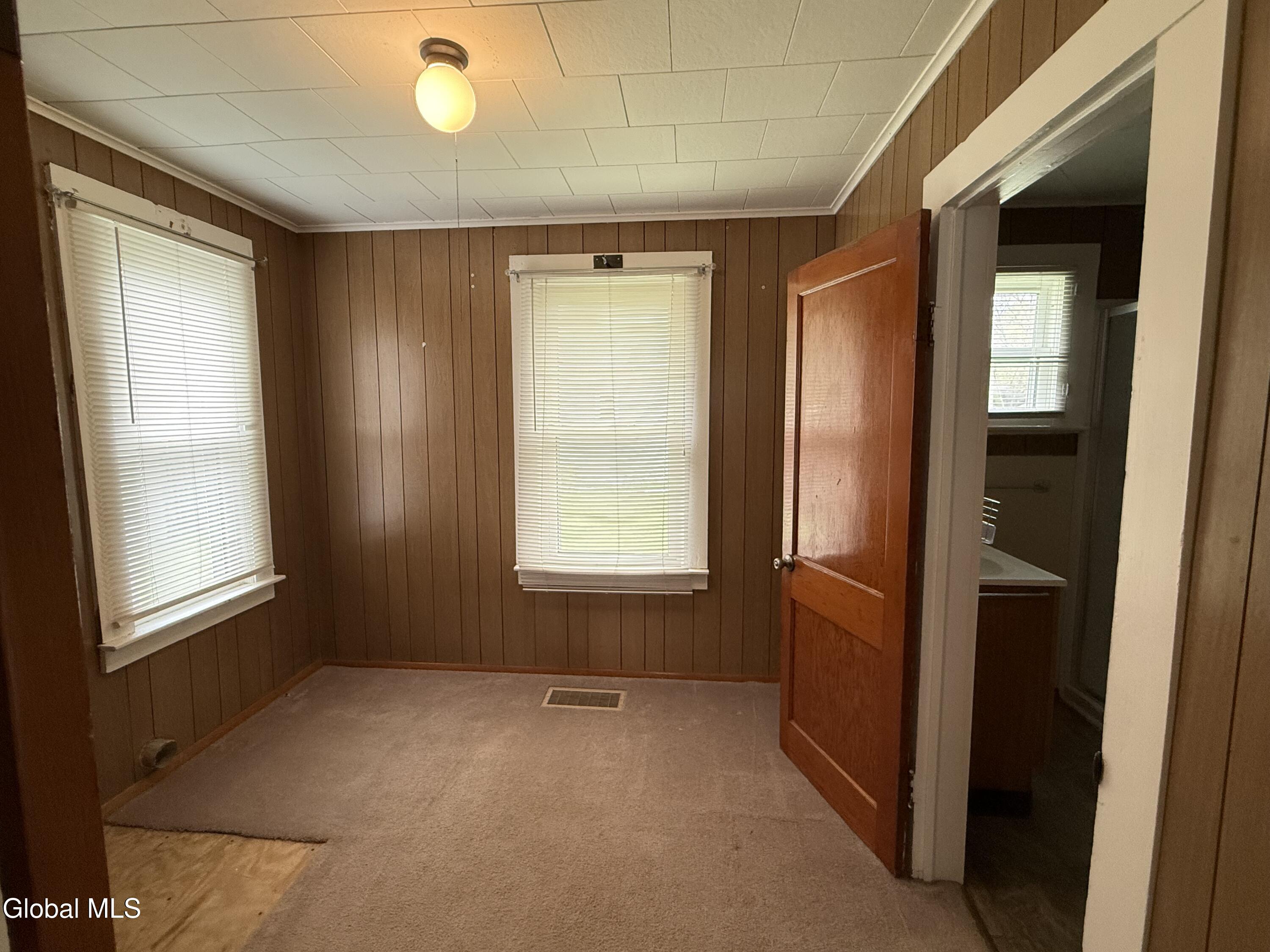 11 Bly Avenue