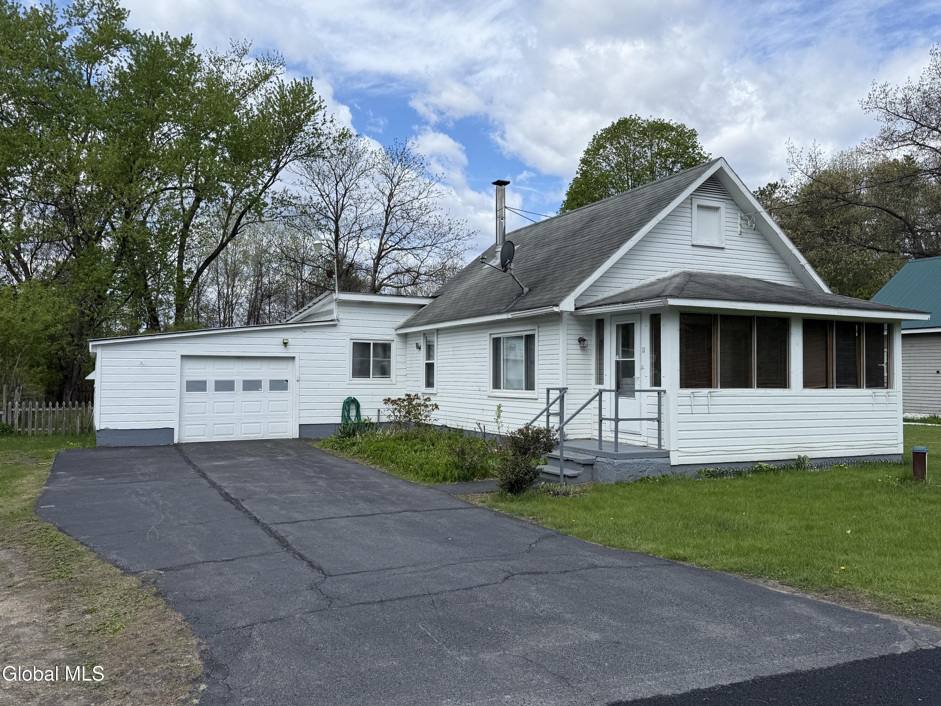 11 Bly Avenue