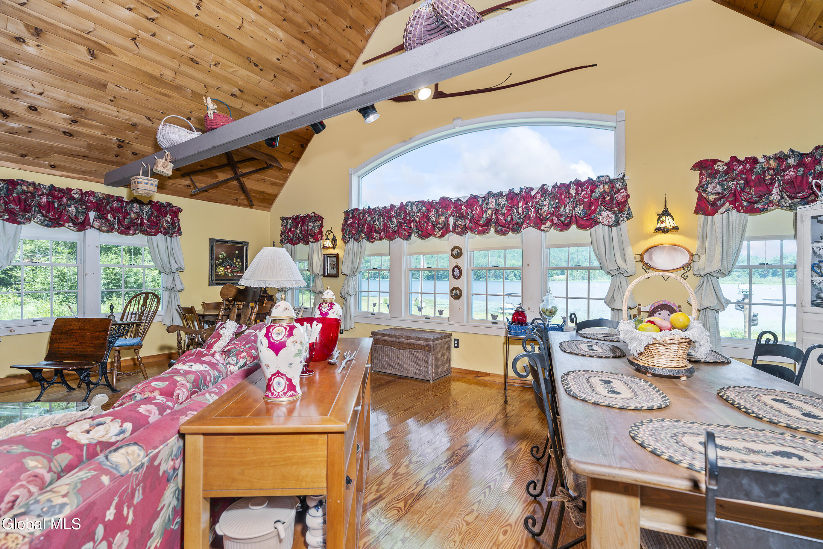 679 Valentine Pond Rd