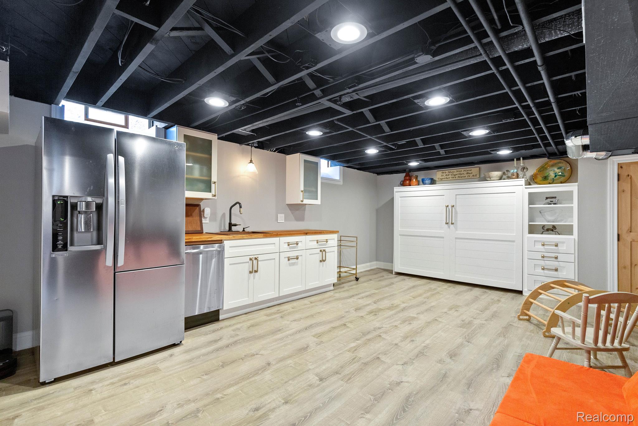 21609 Stephens Street