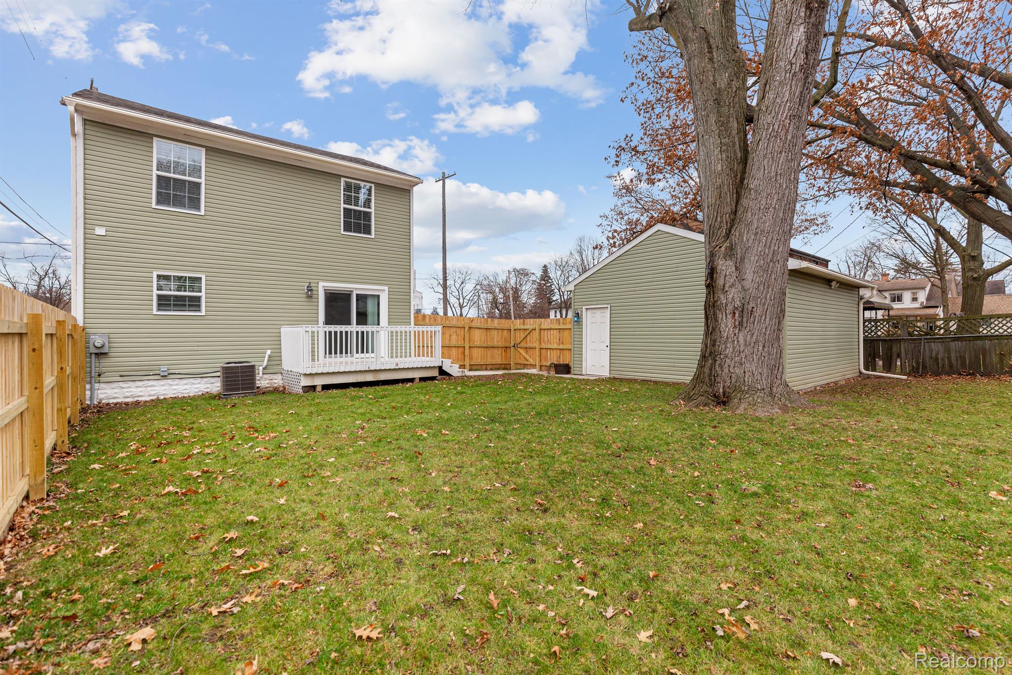 102 Dickinson Street