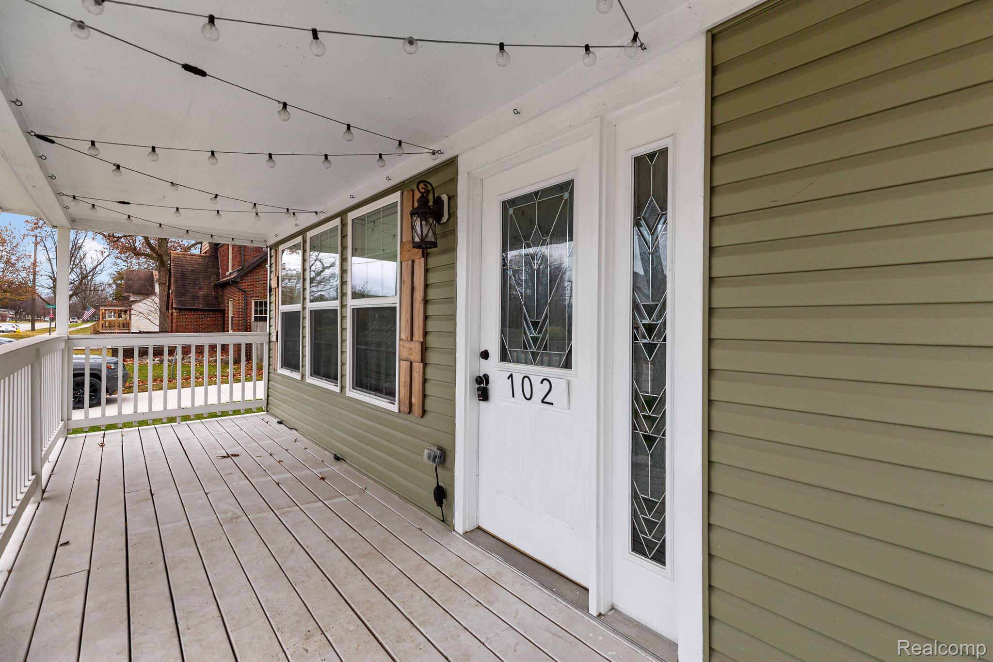 102 Dickinson Street