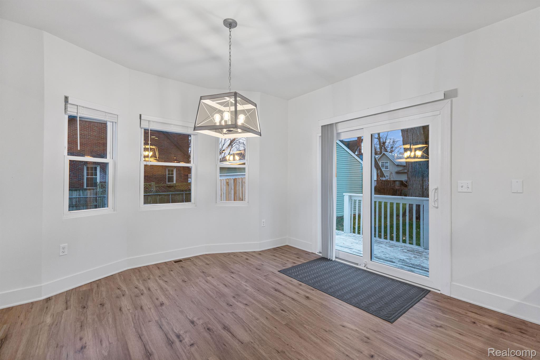 102 Dickinson Street