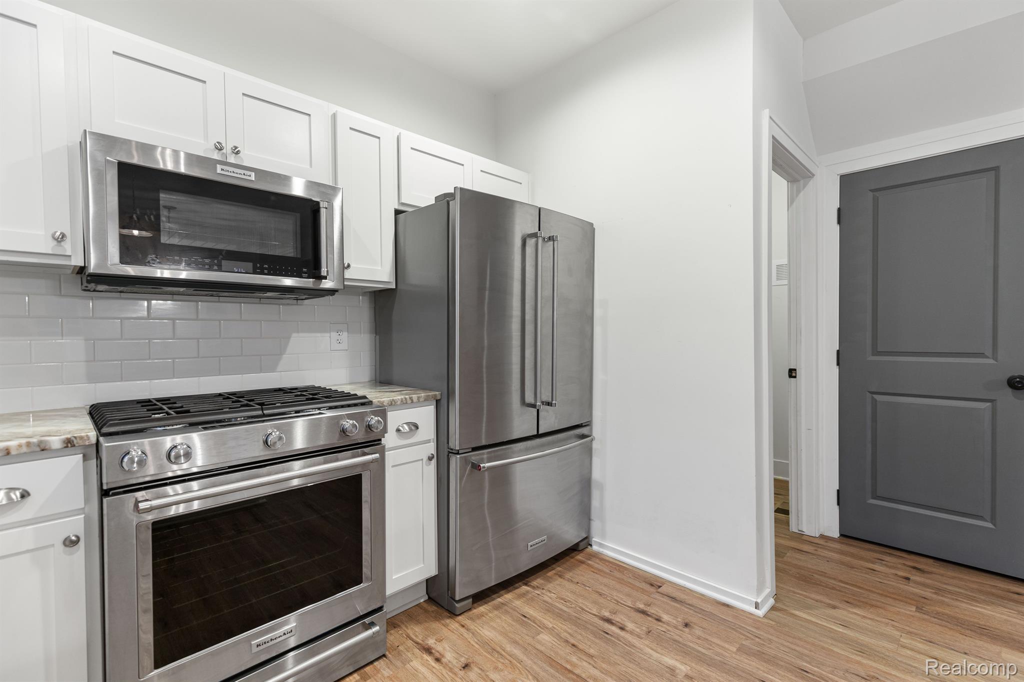 102 Dickinson Street