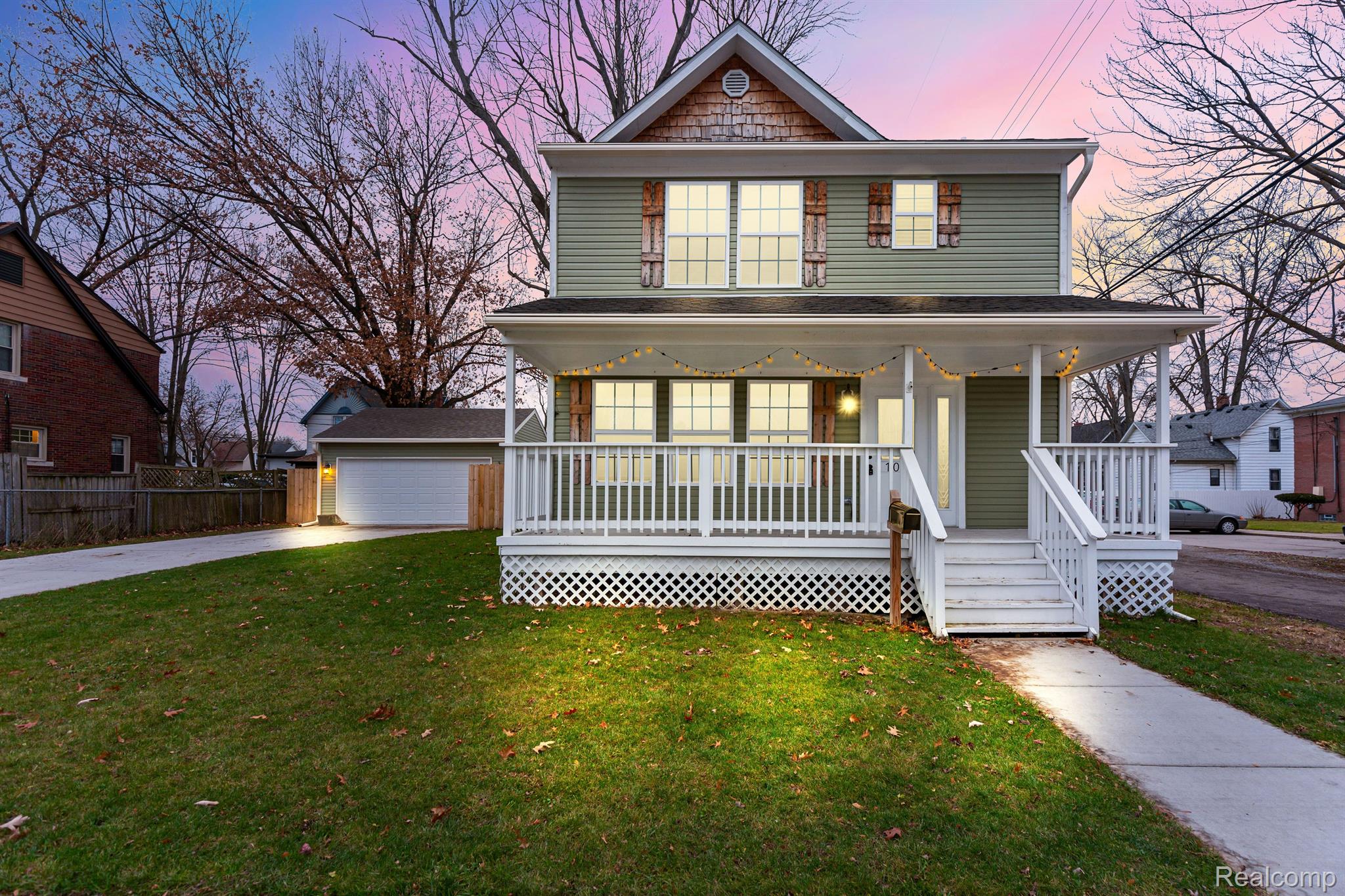 102 Dickinson Street