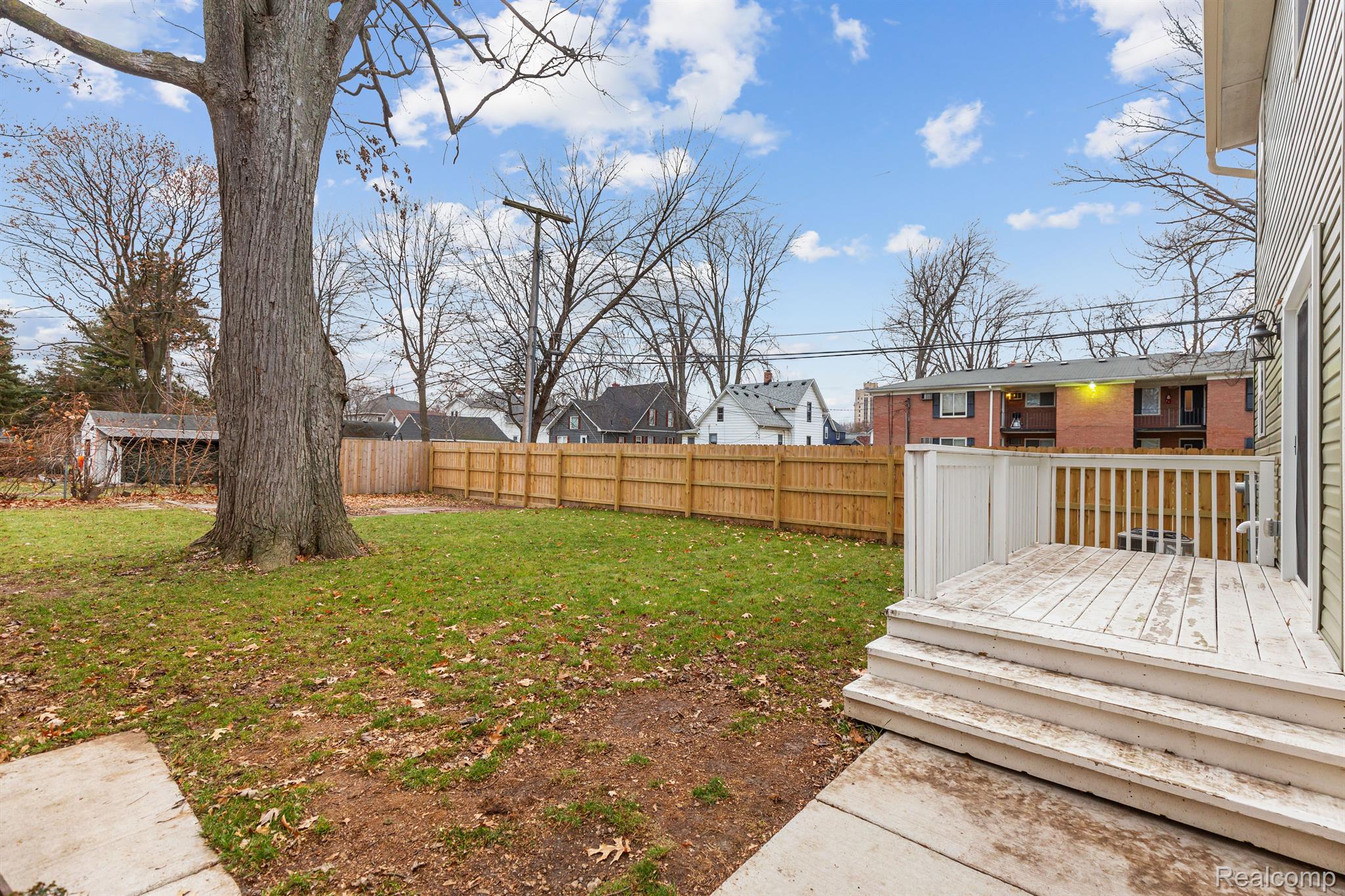 102 Dickinson Street