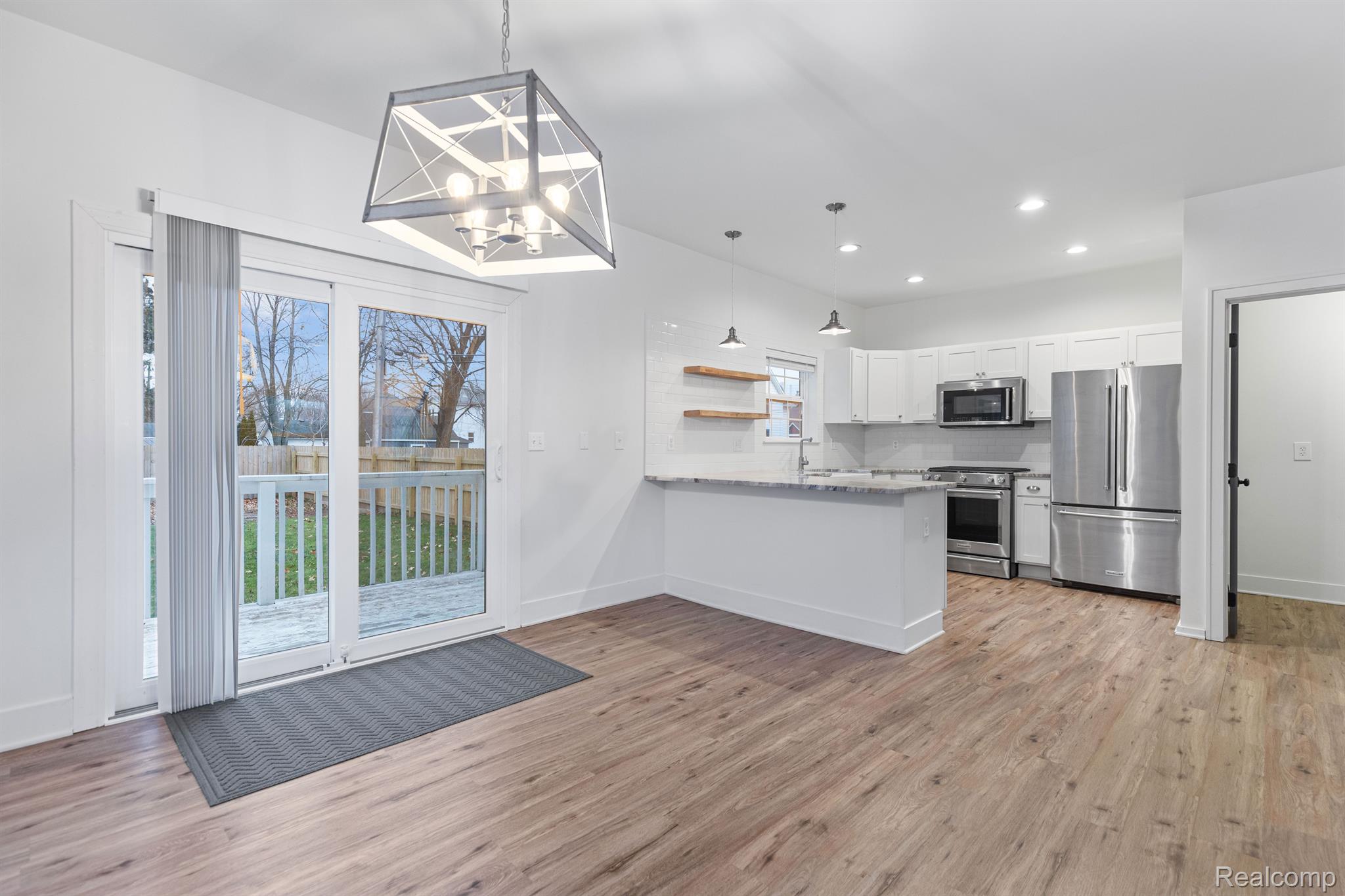 102 Dickinson Street