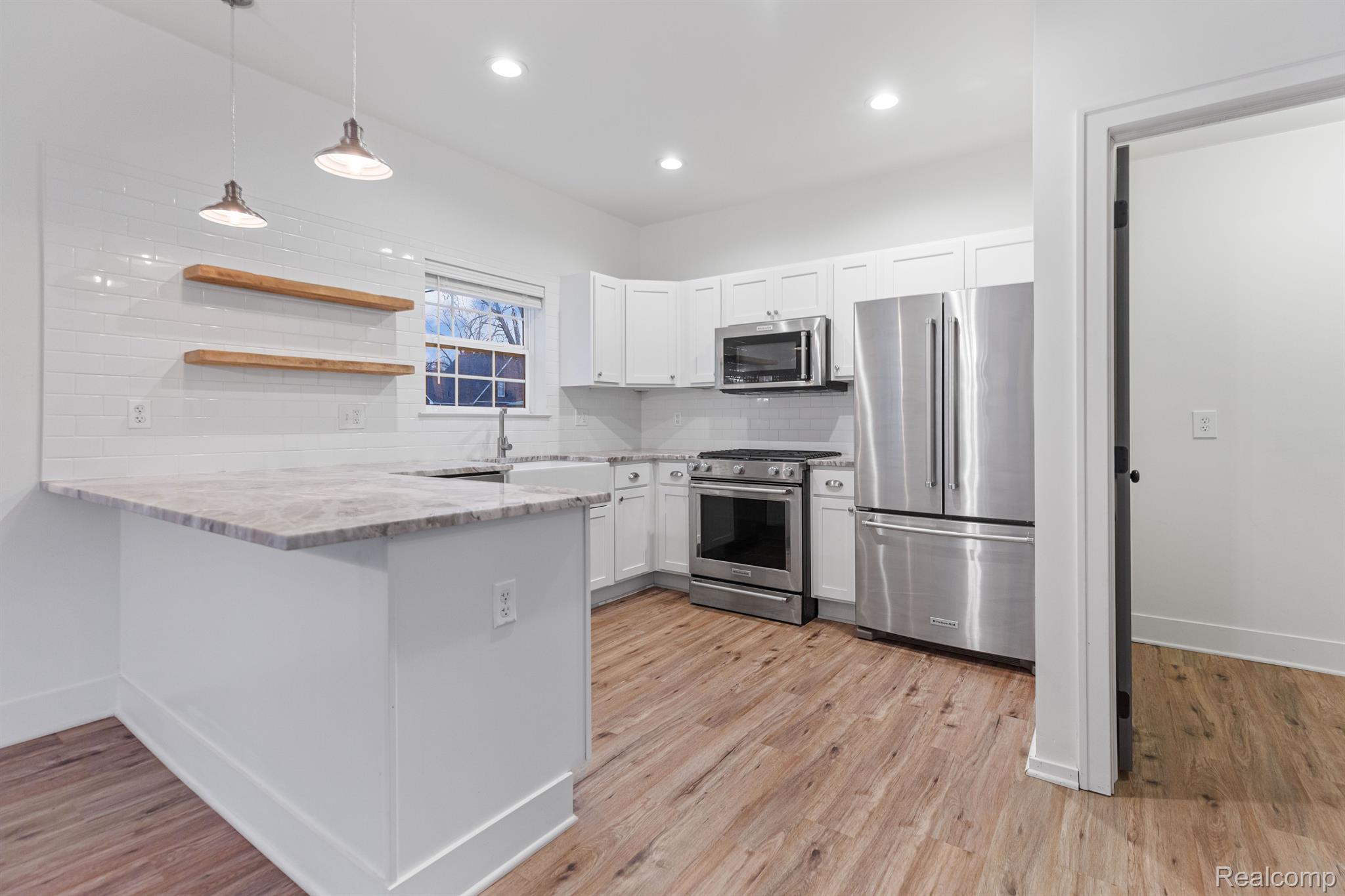 102 Dickinson Street