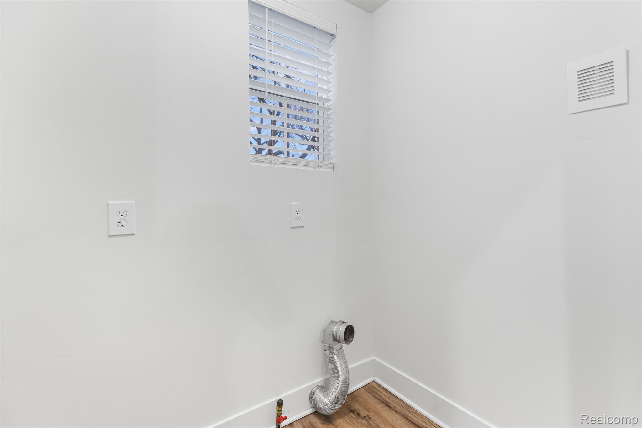 102 Dickinson Street