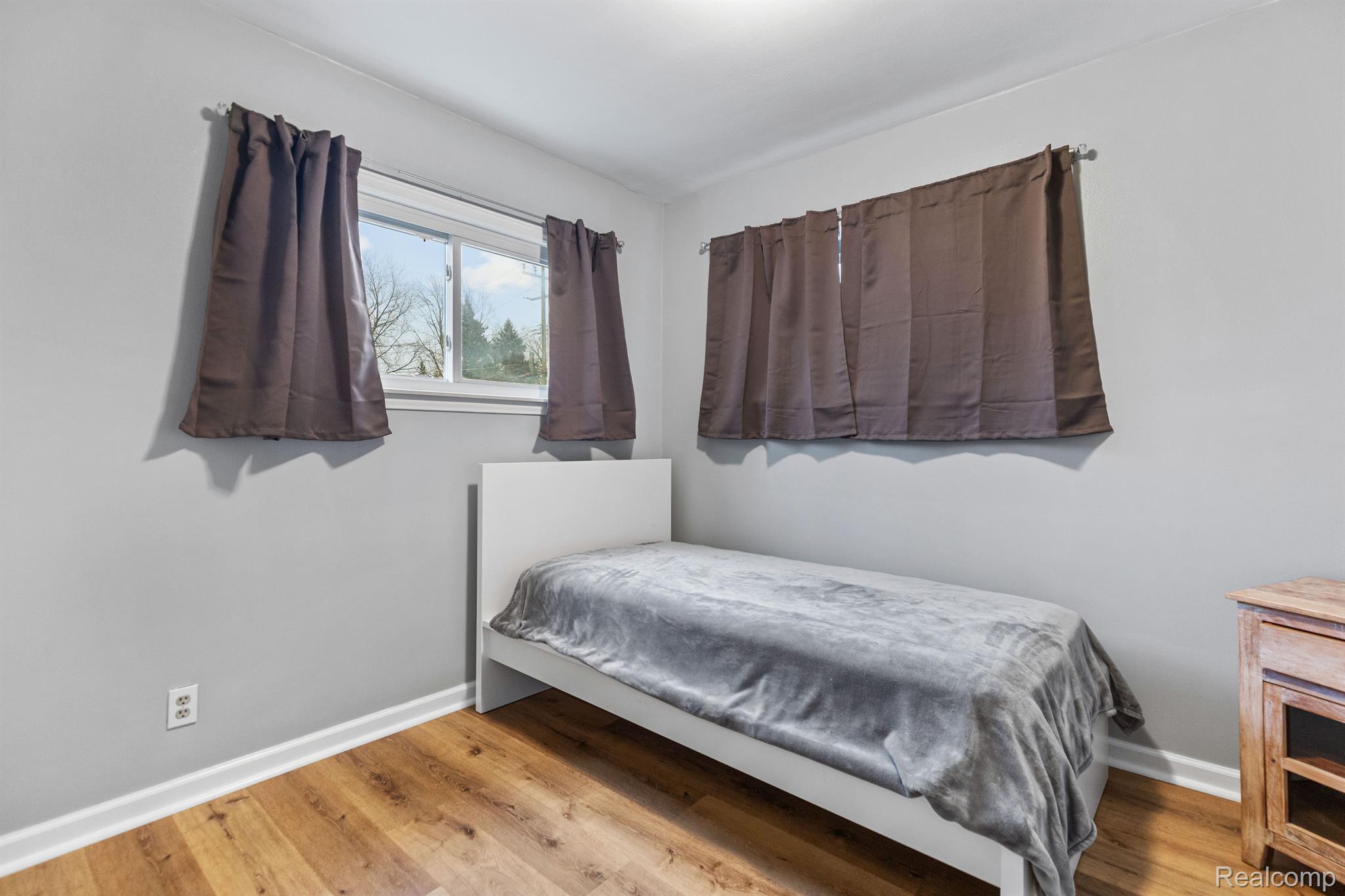 9544 Lenore