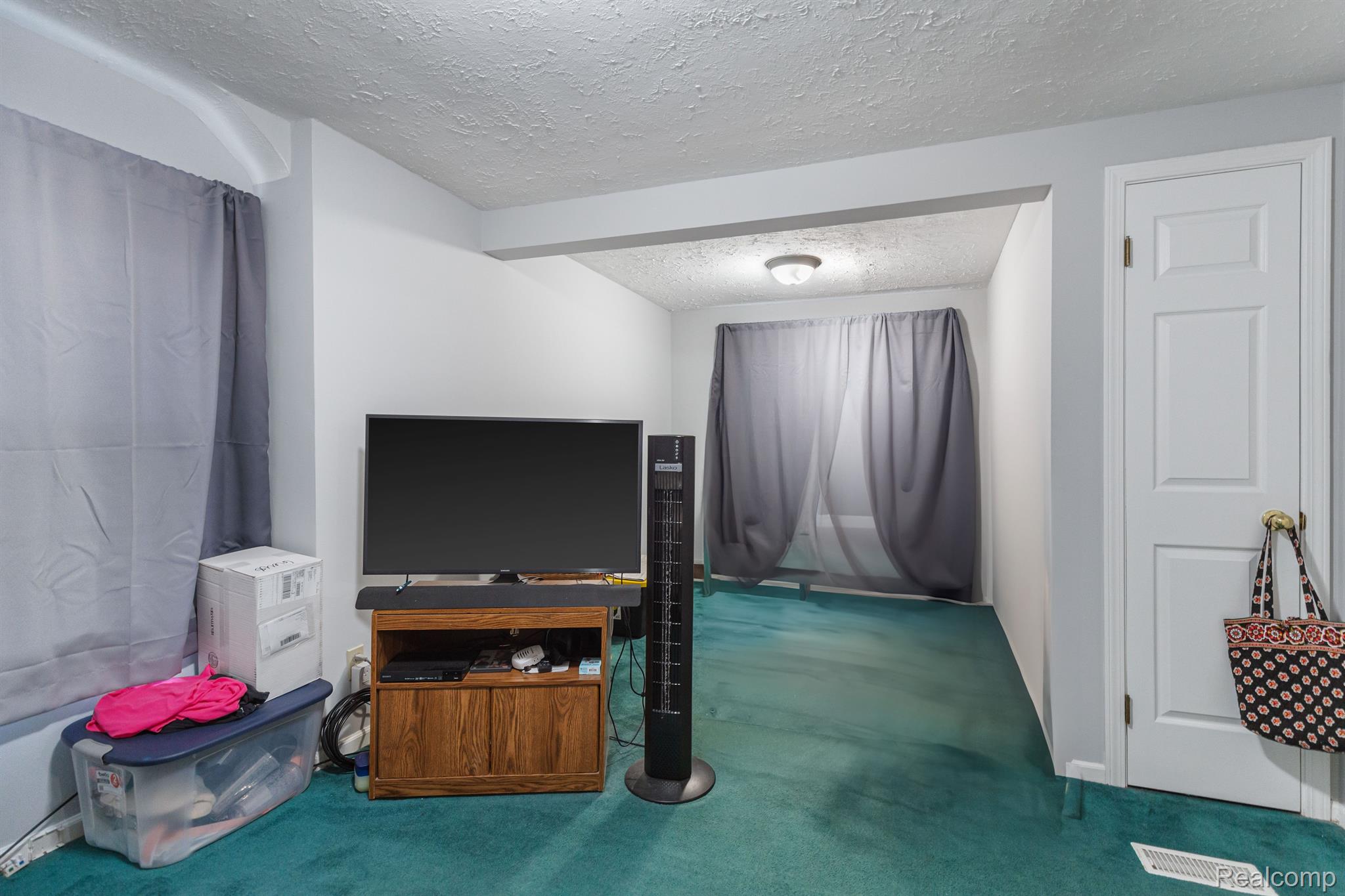 9544 Lenore
