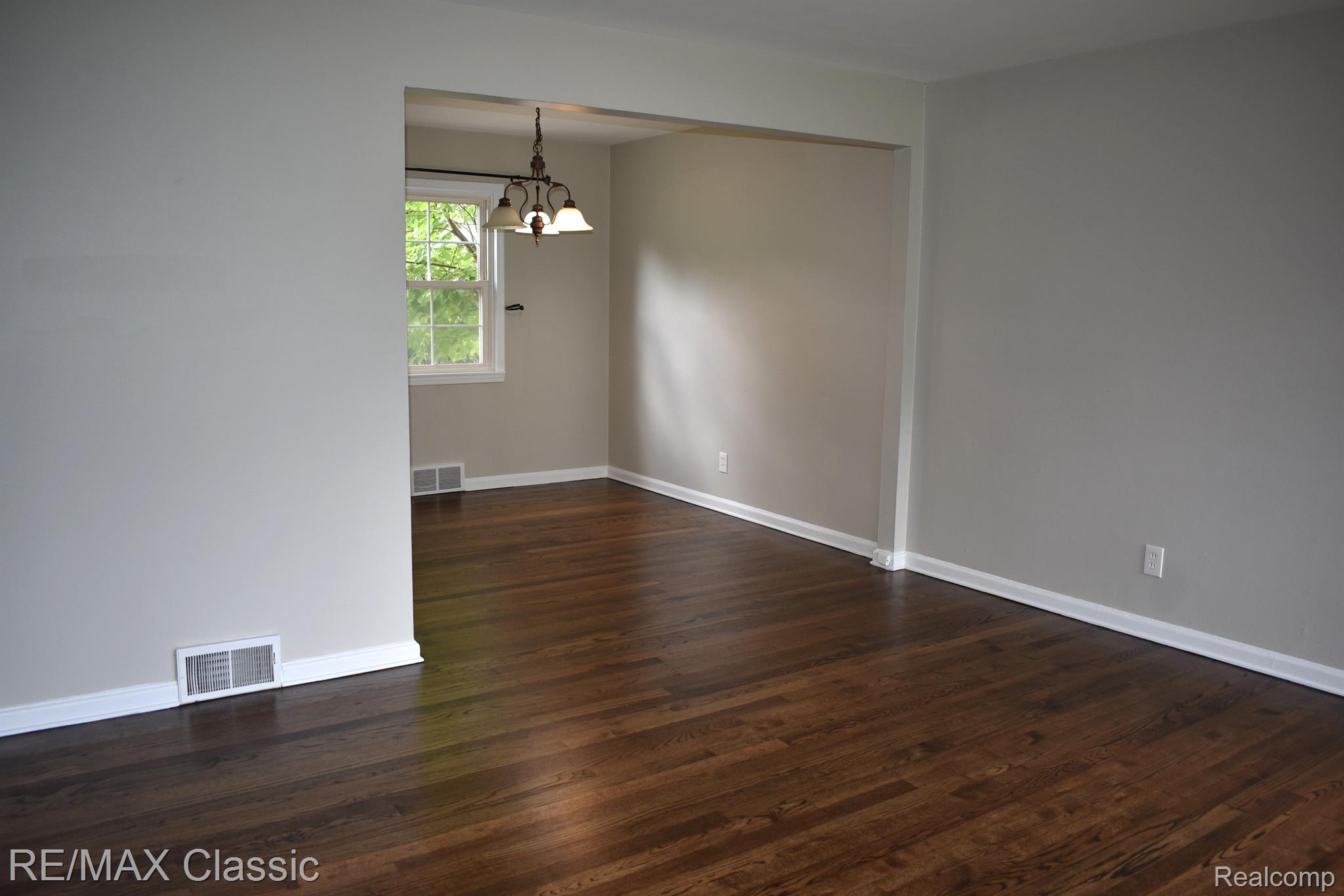 752 GRAEFIELD Court
