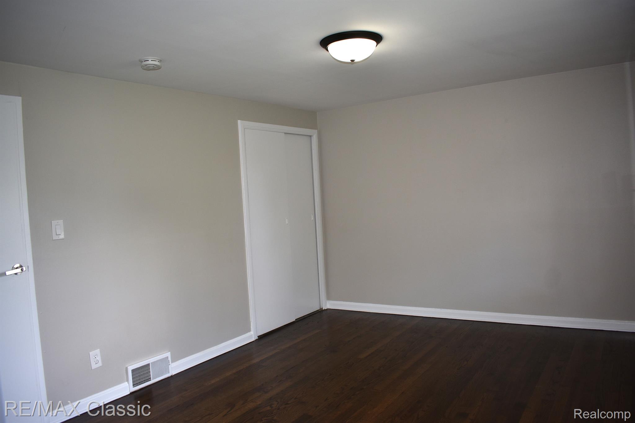 752 GRAEFIELD Court