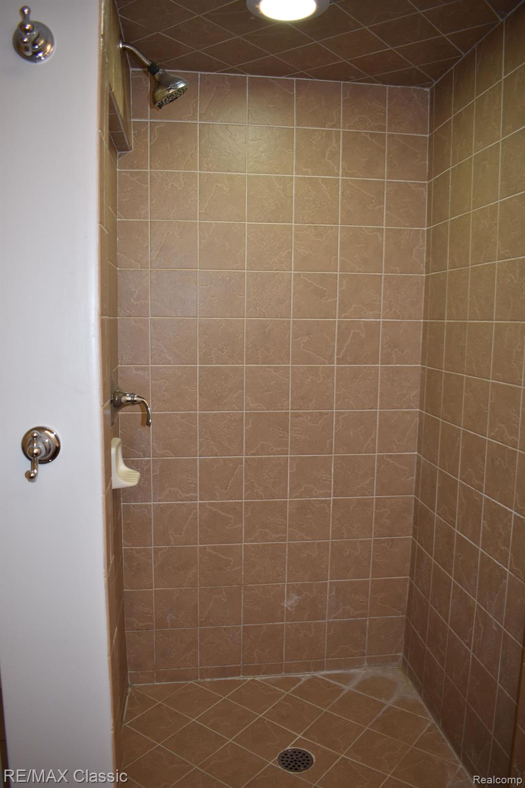 752 GRAEFIELD Court
