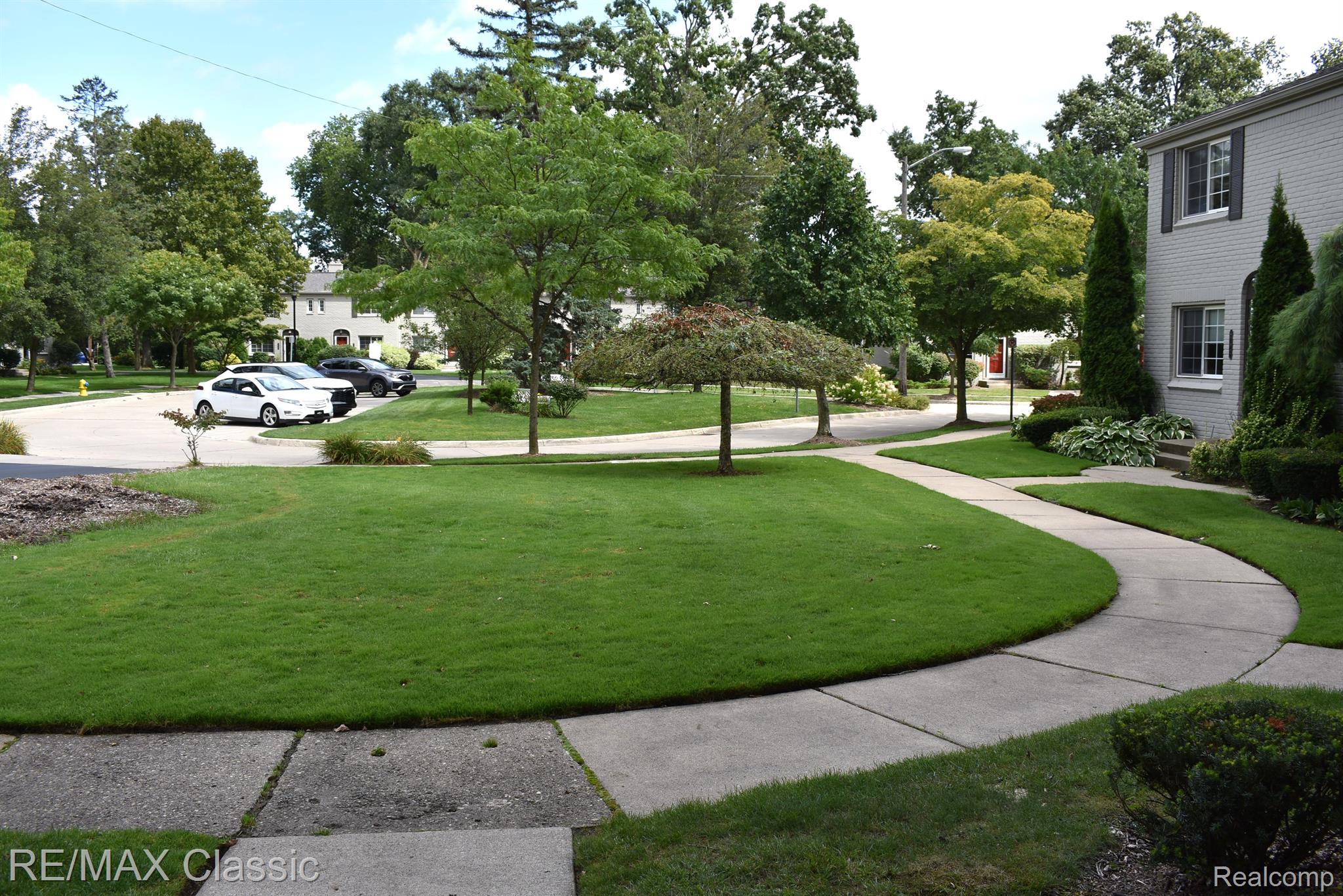 752 GRAEFIELD Court