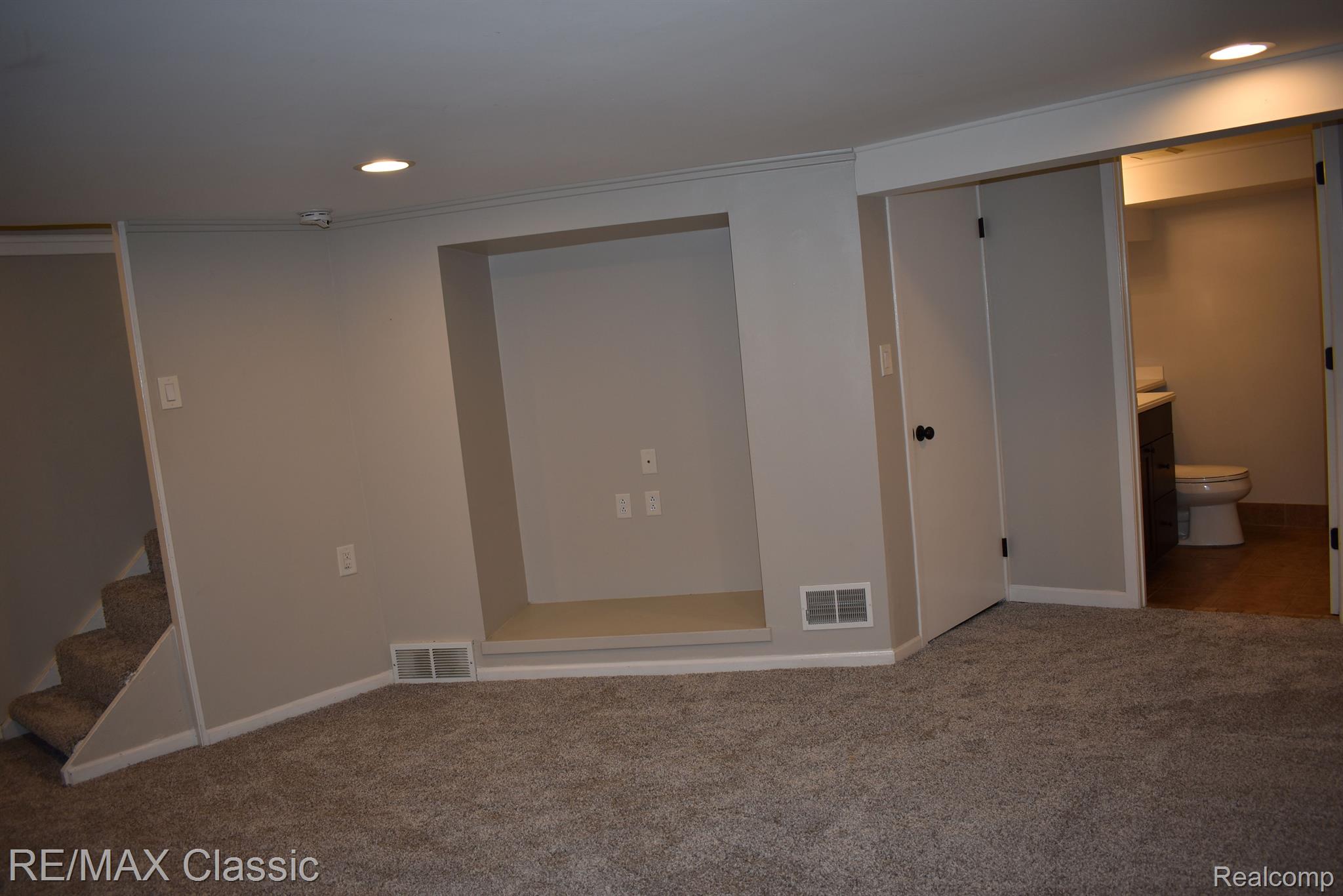 752 GRAEFIELD Court