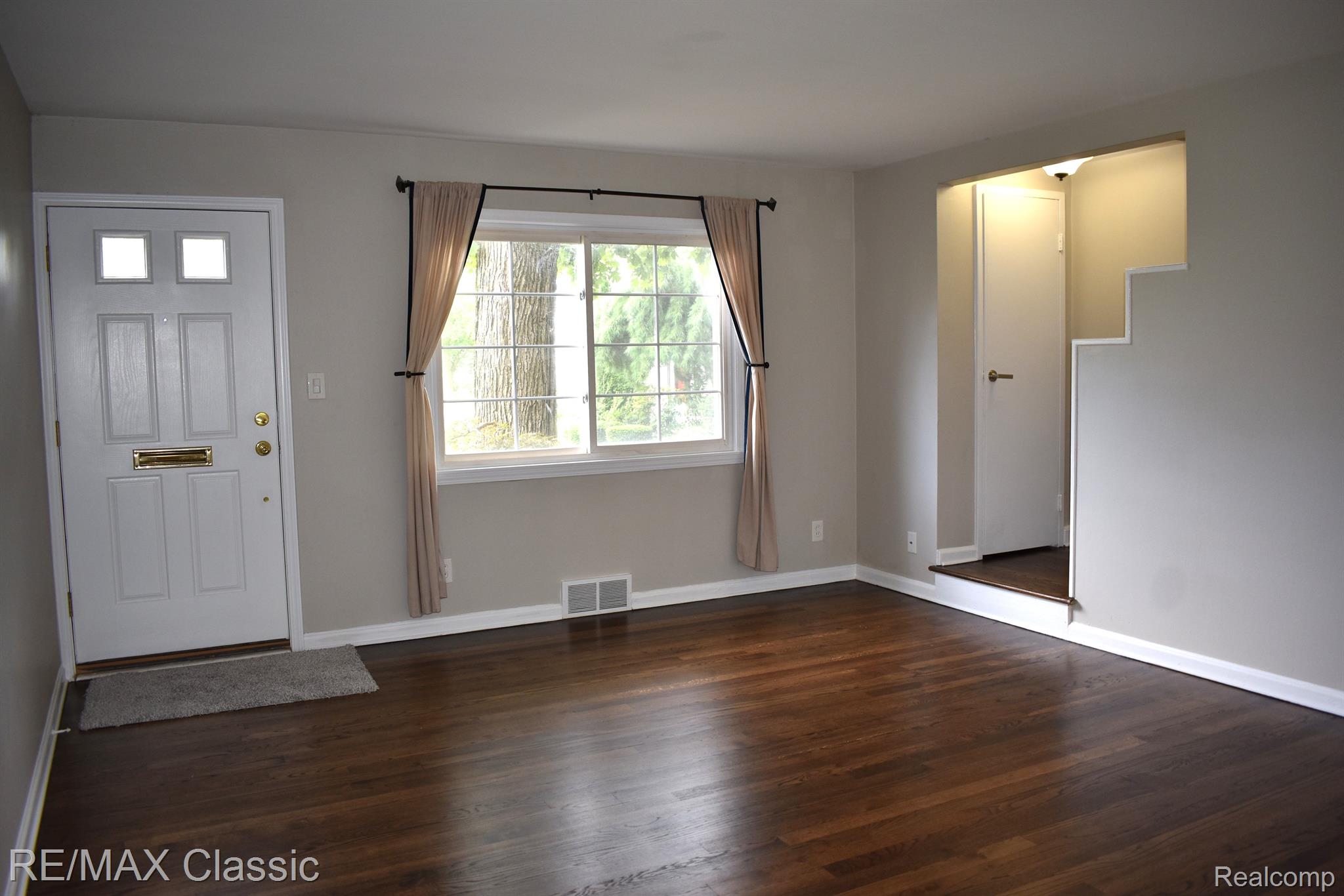 752 GRAEFIELD Court