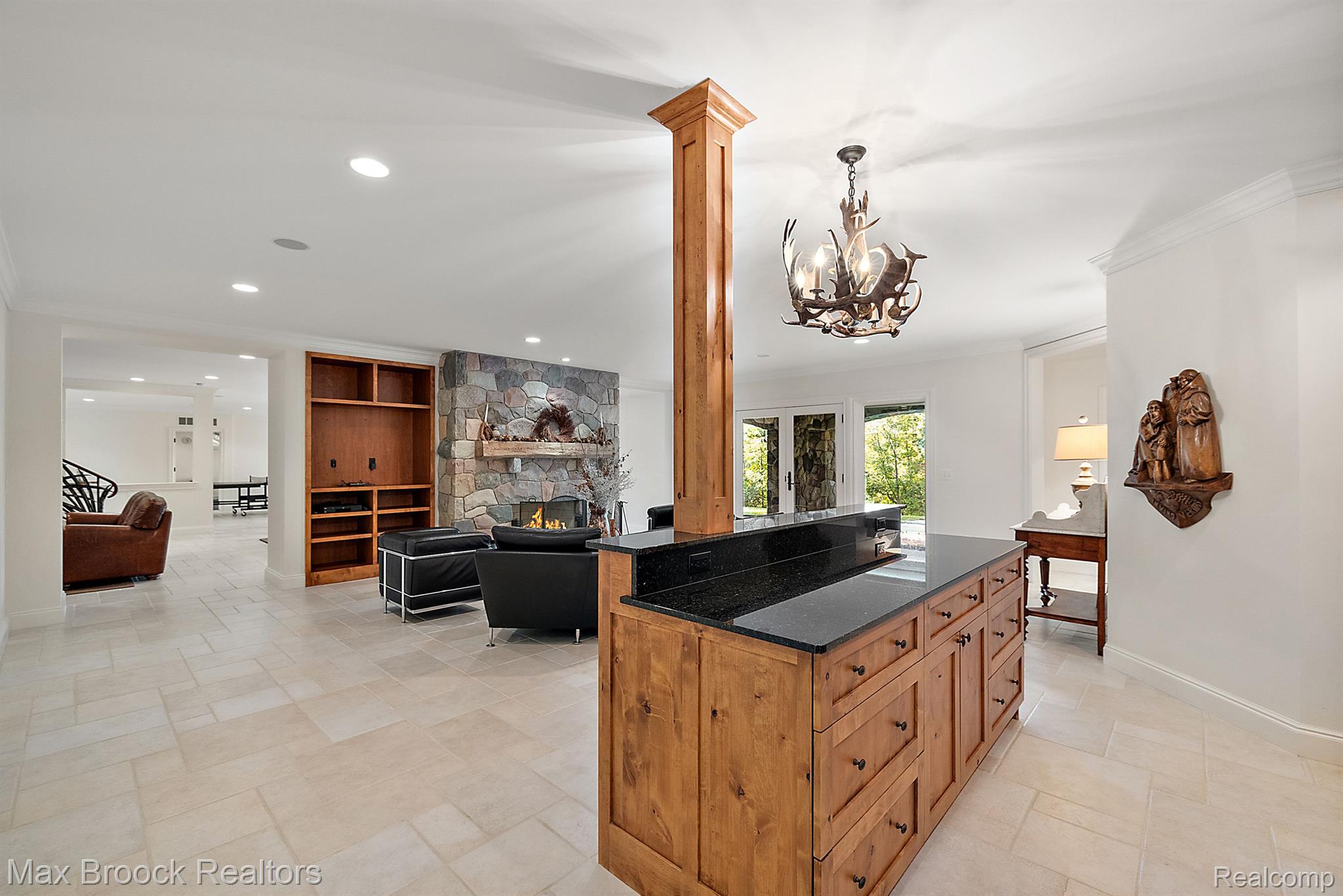 1292 CIRCLE COURT