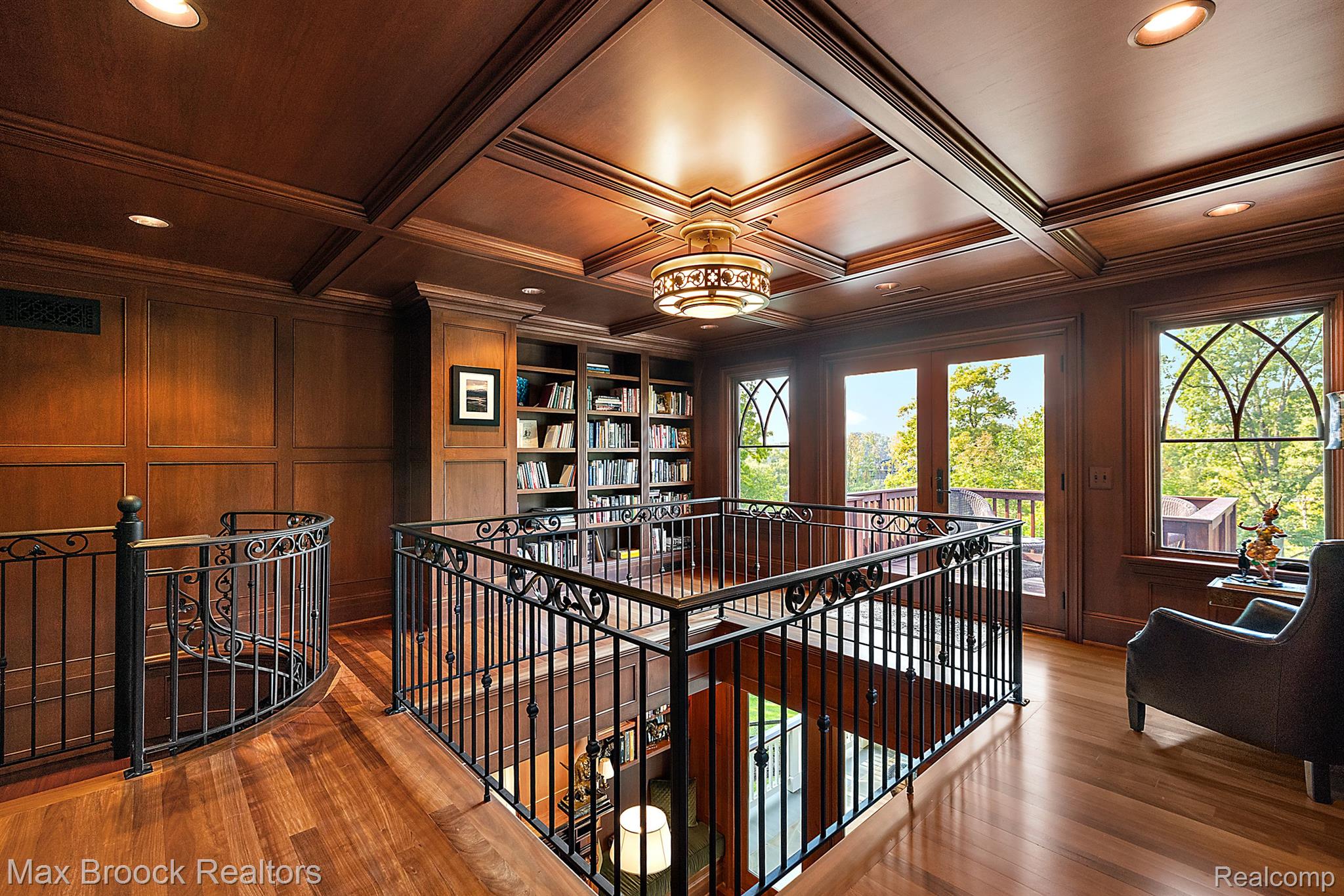 1292 CIRCLE COURT