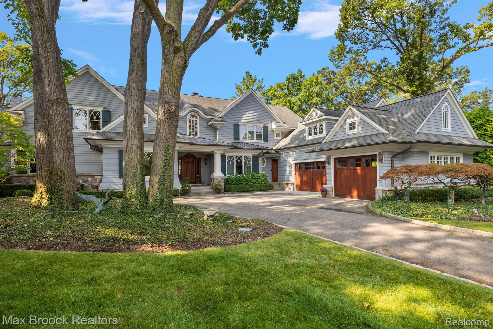 1292 CIRCLE COURT