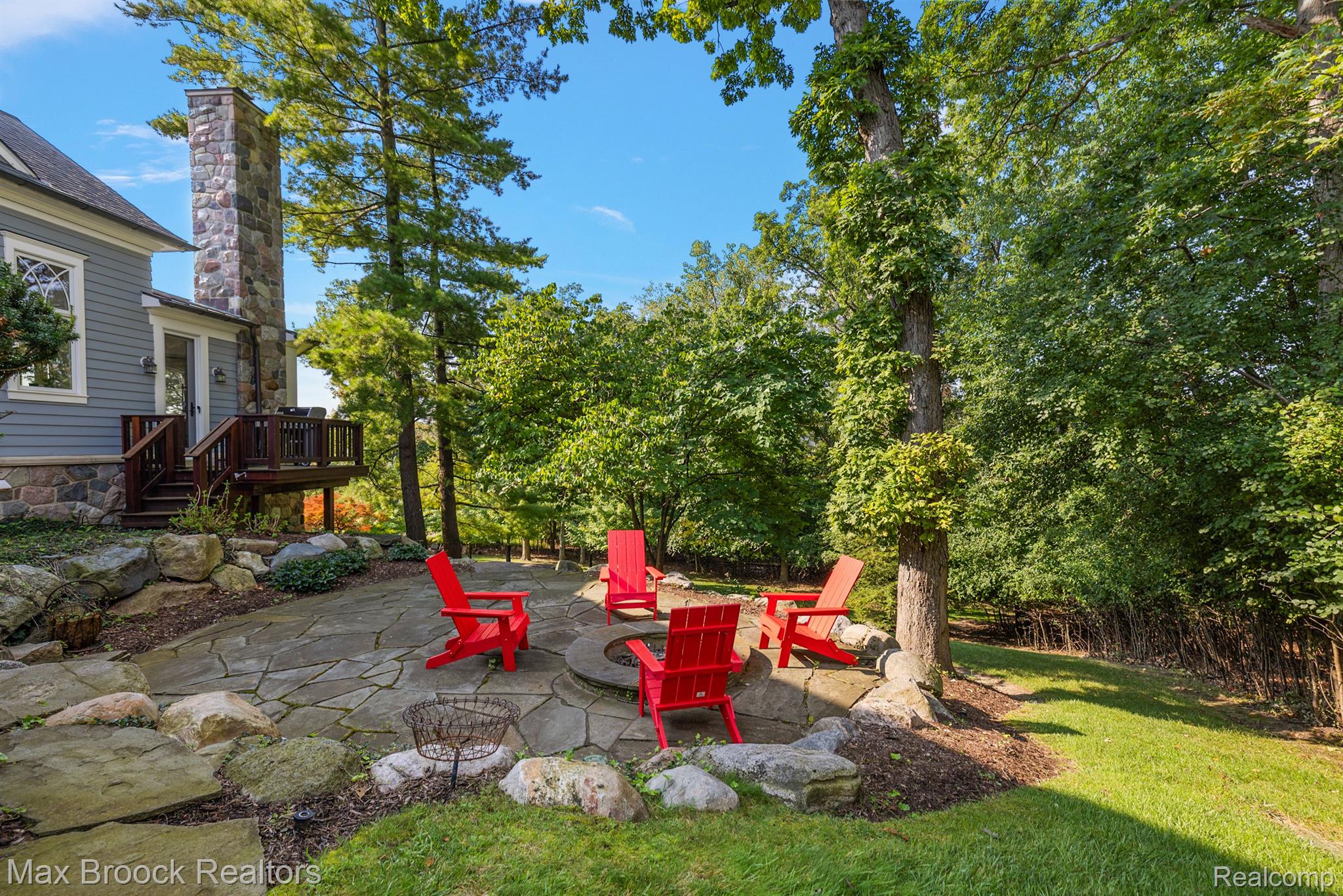 1292 CIRCLE COURT