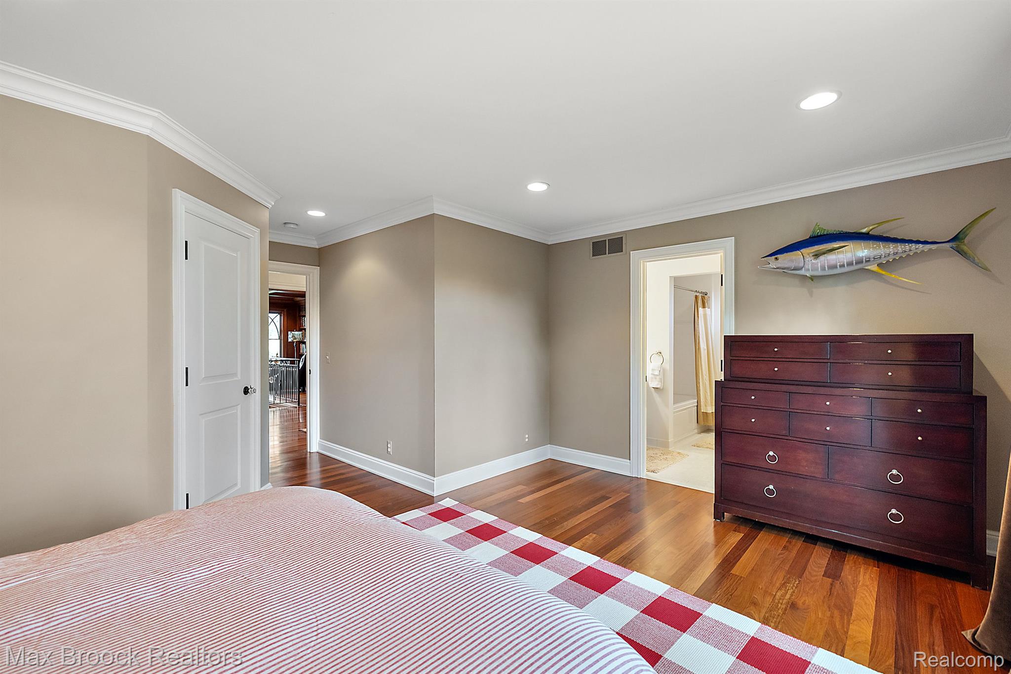 1292 CIRCLE COURT