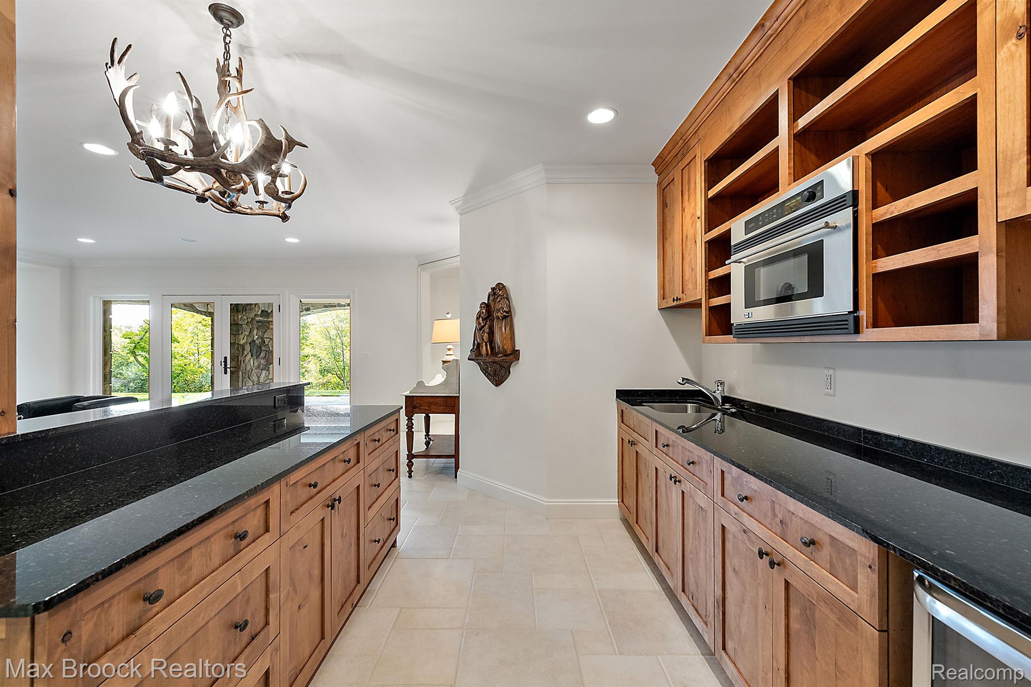 1292 CIRCLE COURT