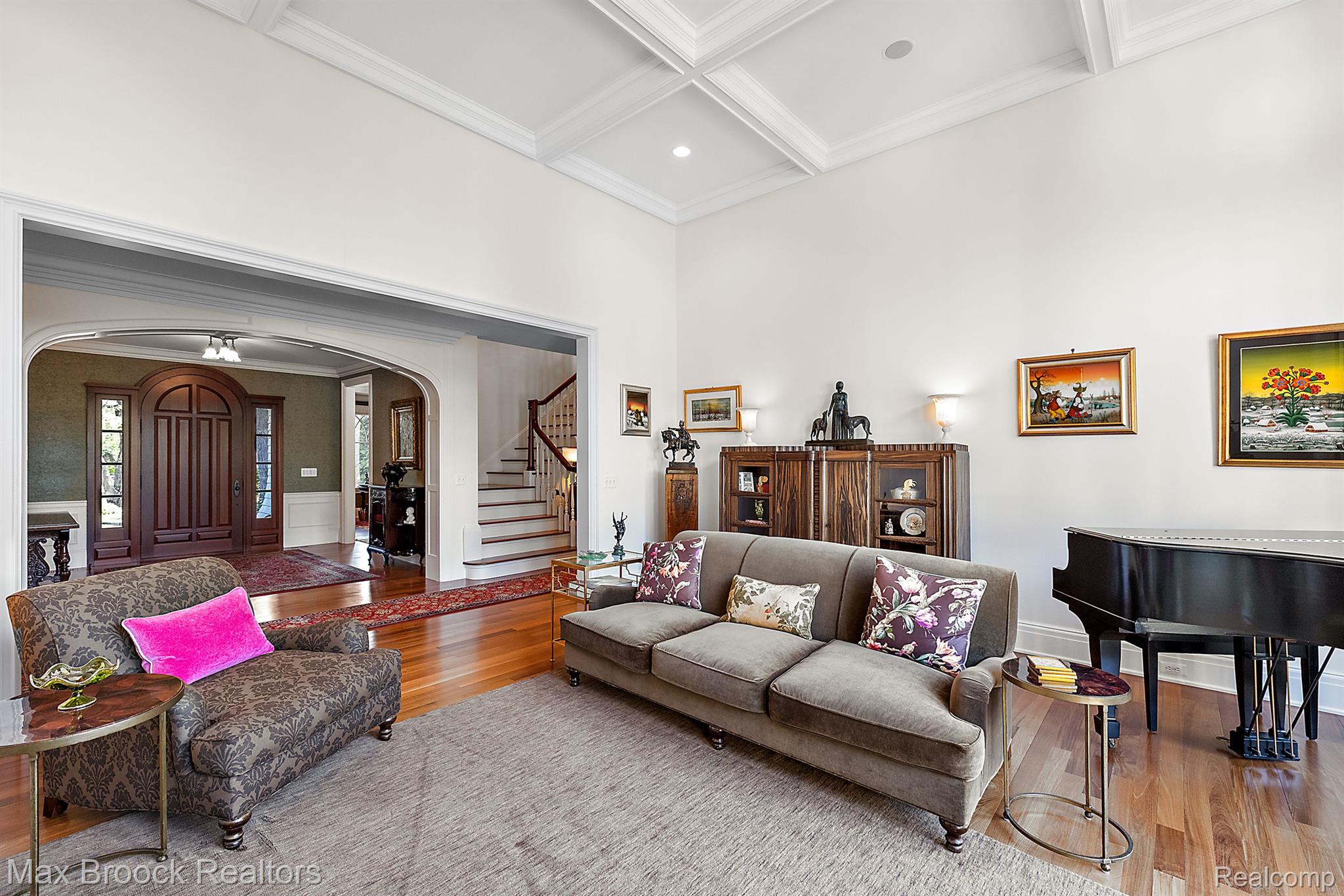 1292 CIRCLE COURT