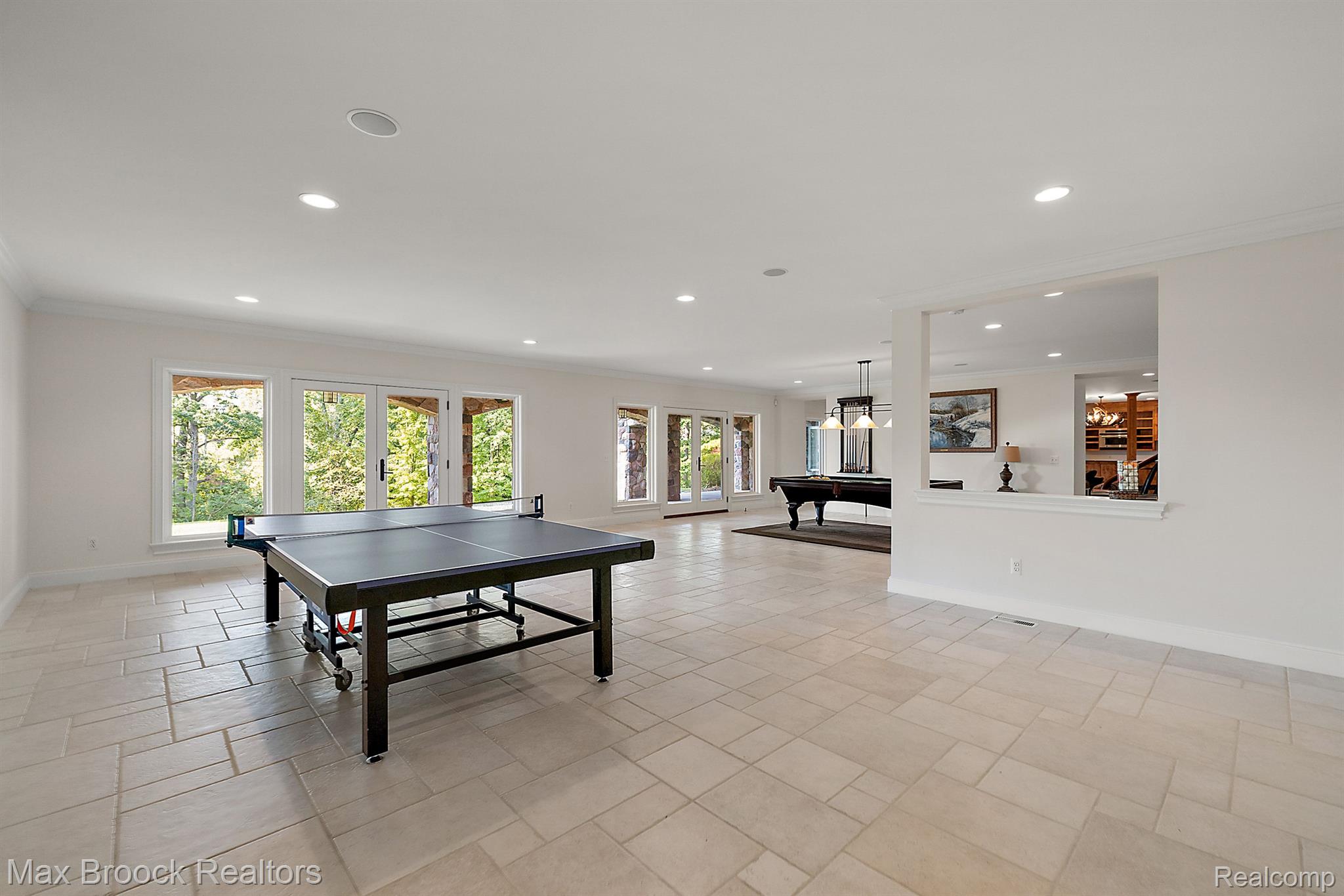 1292 CIRCLE COURT
