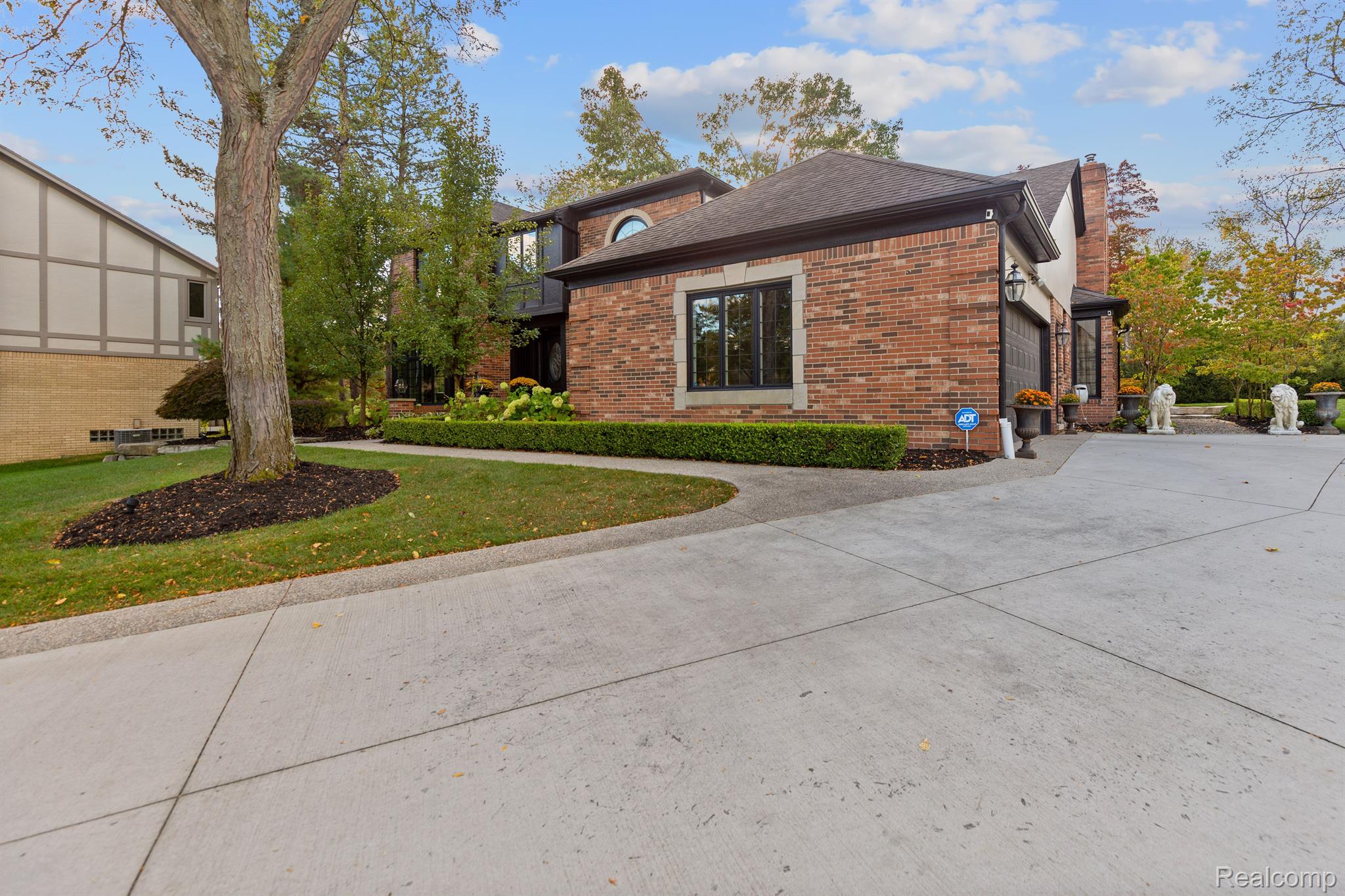2599 MUNSTER Road