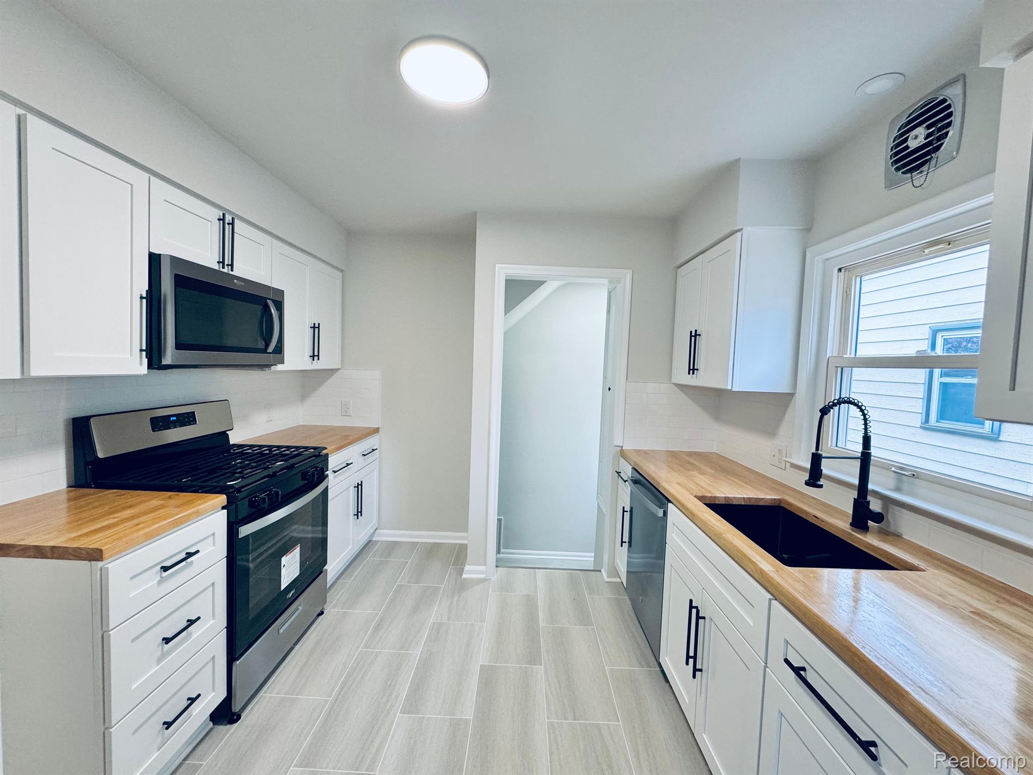 14141 LONGTIN Street